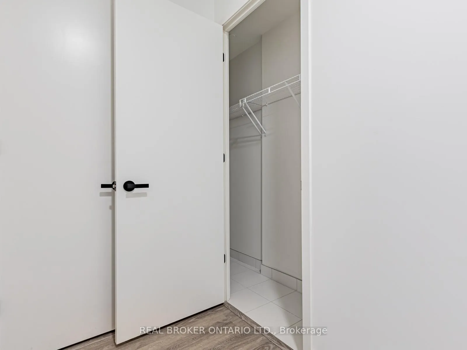 Photo 11 of Unit 712, 8 Interchange Way, Vaughan, Vaughan Corporate Centre — HOMEH
