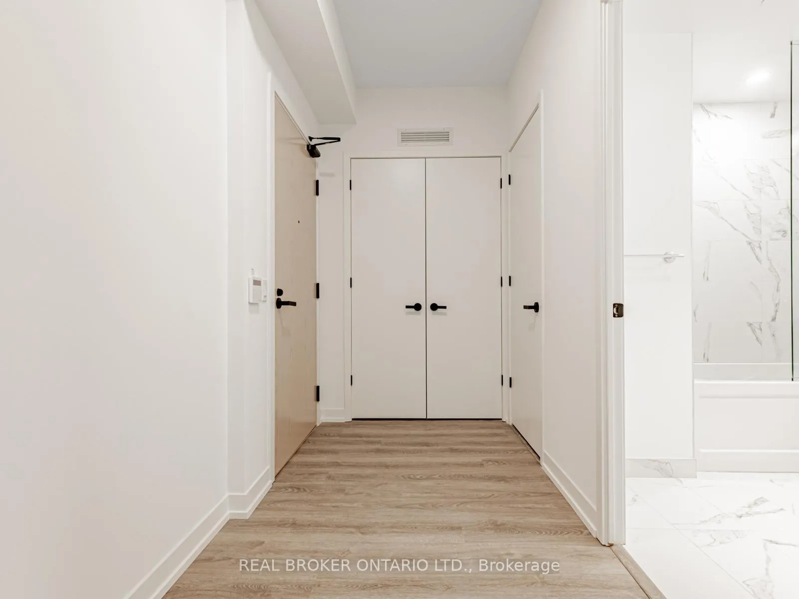 Photo 14 of Unit 712, 8 Interchange Way, Vaughan, Vaughan Corporate Centre — HOMEH