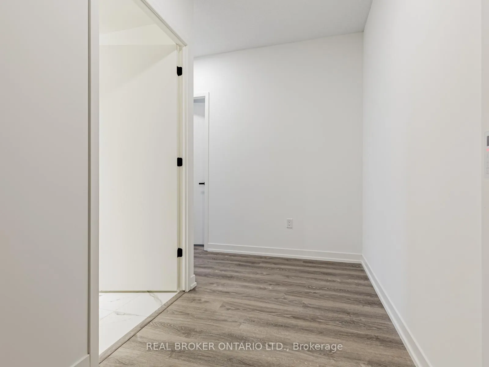 Photo 15 of Unit 712, 8 Interchange Way, Vaughan, Vaughan Corporate Centre — HOMEH
