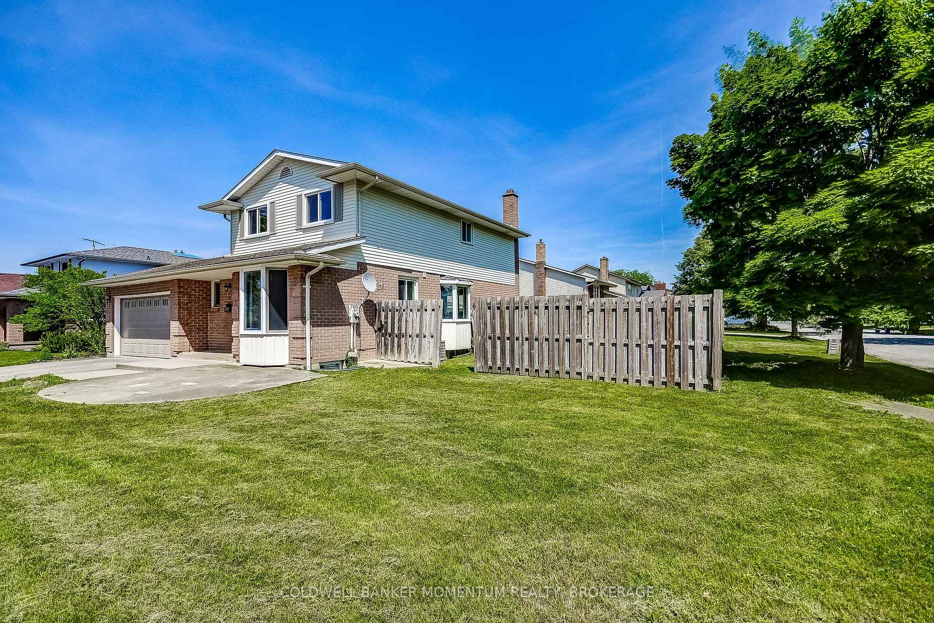 Photo 5 of 6 Conroy Crescent, Thorold, Confederation Heights — HOMEH