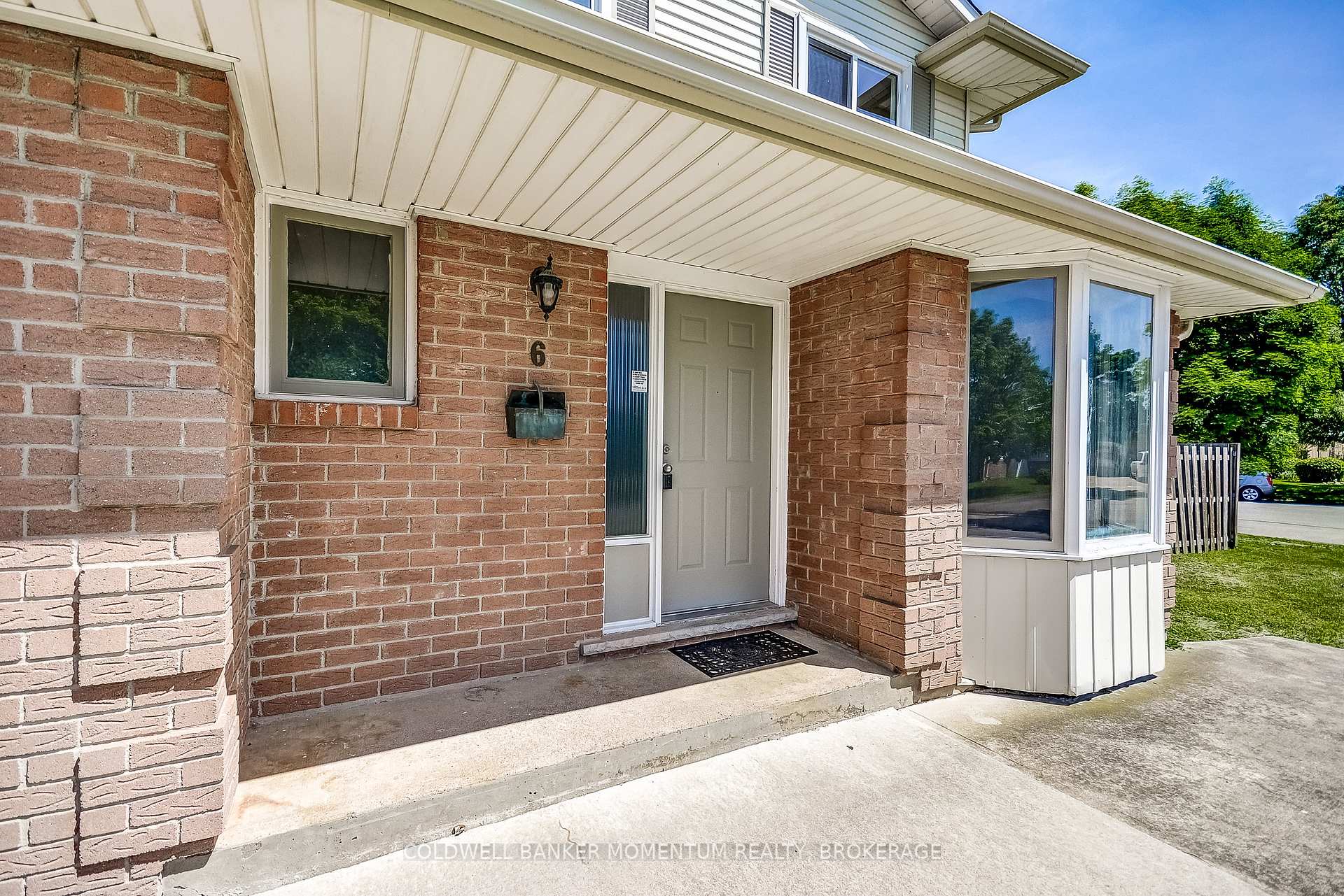 Photo 6 of 6 Conroy Crescent, Thorold, Confederation Heights — HOMEH