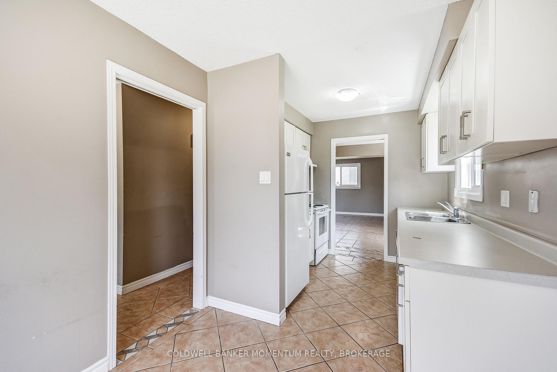 Photo 12 of 6 Conroy Crescent, Thorold, Confederation Heights — HOMEH