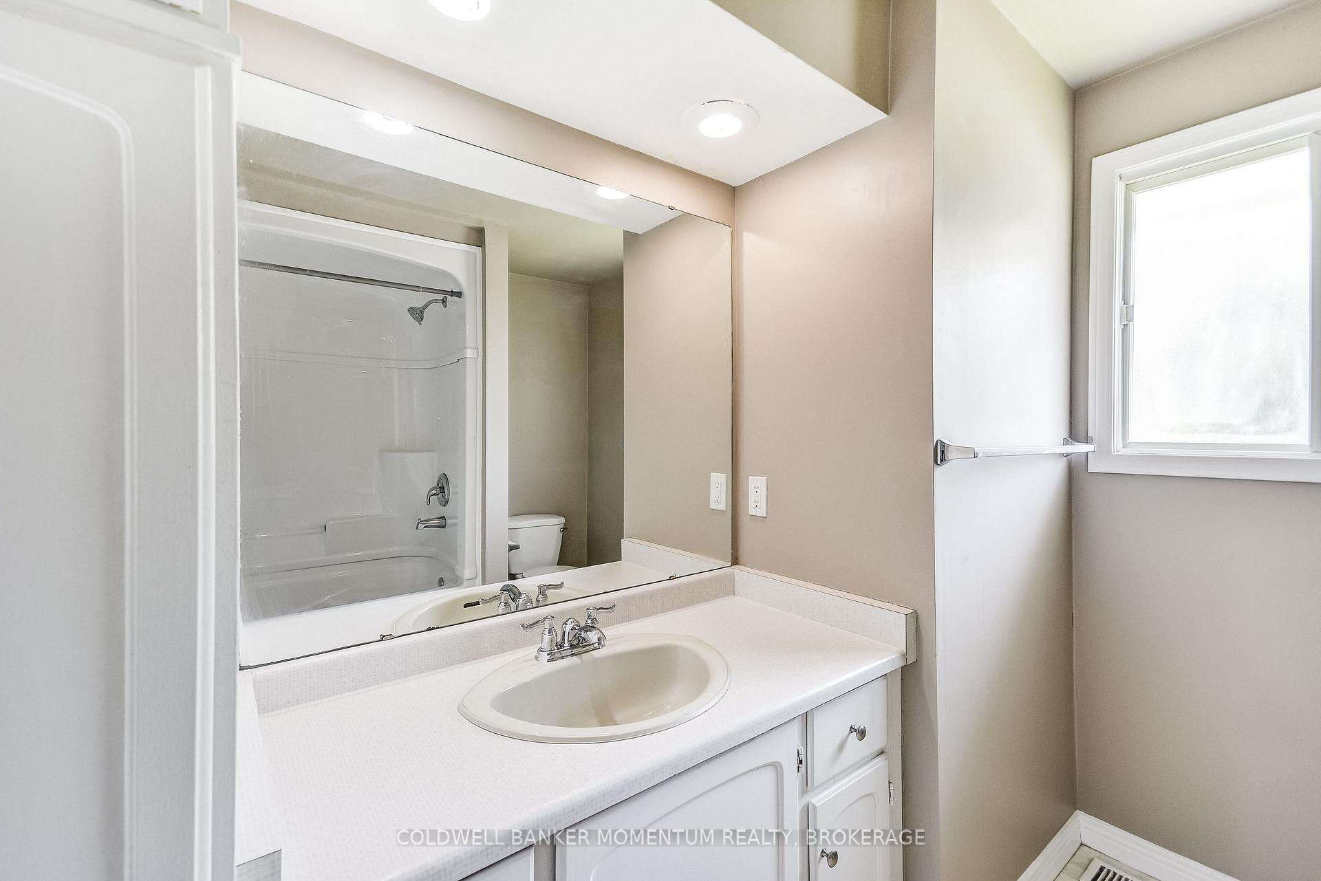 Photo 21 of 6 Conroy Crescent, Thorold, Confederation Heights — HOMEH