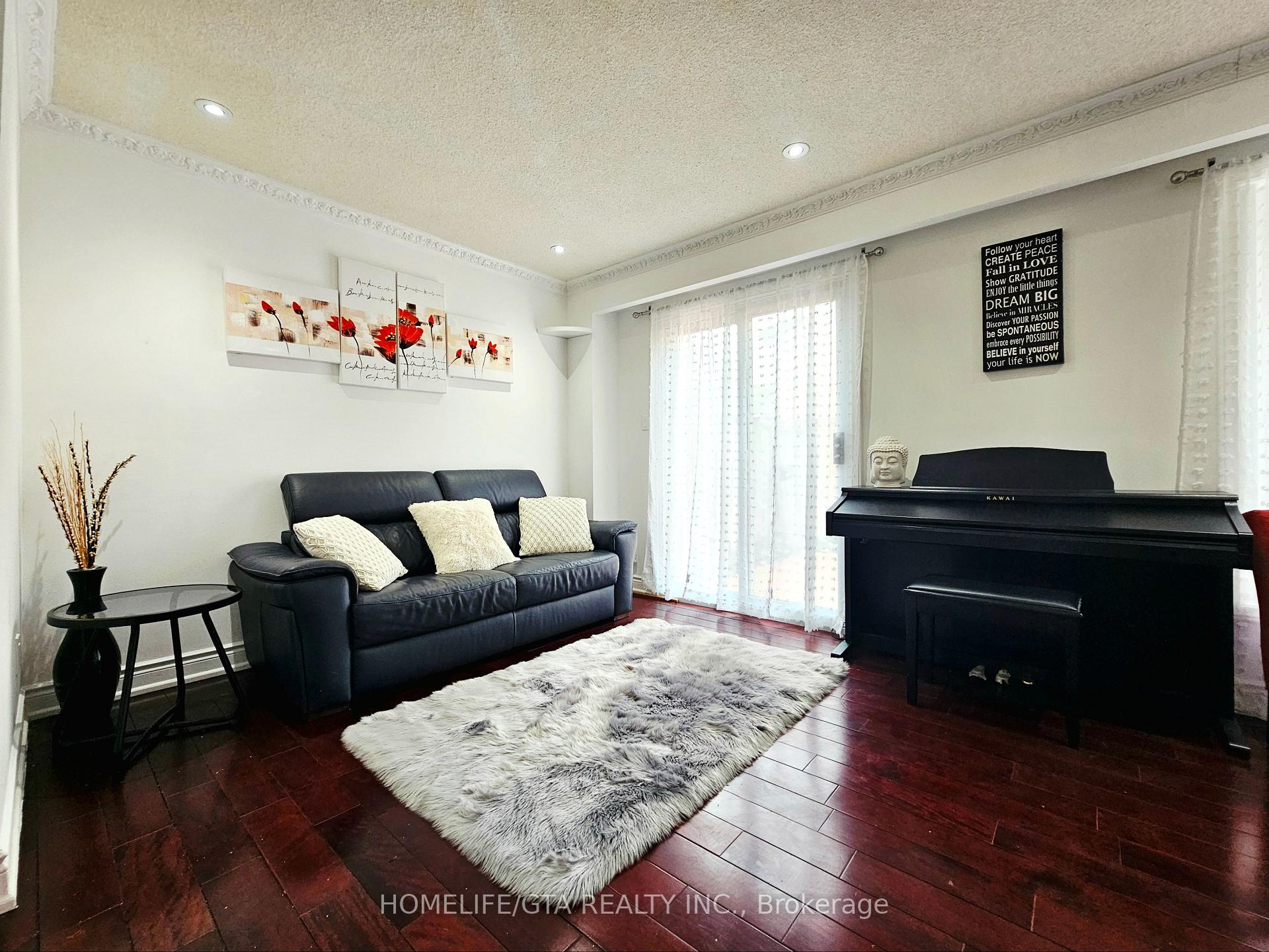 Photo 3 of 24 Bradstone Square, Scarborough, Malvern — HOMEH