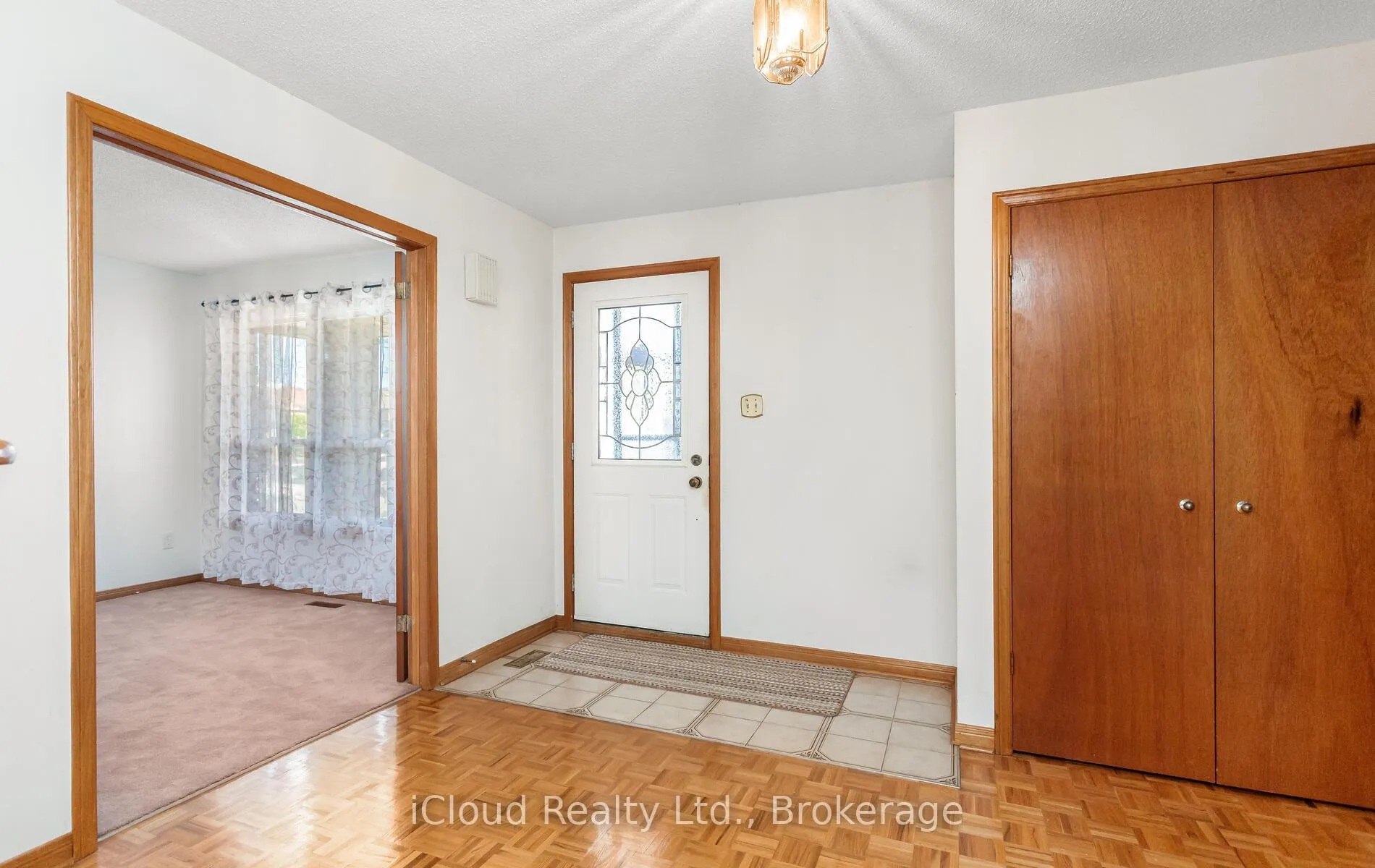 Photo 5 of 73 Blackmere Circle, Brampton, Fletcher's Creek South — HOMEH