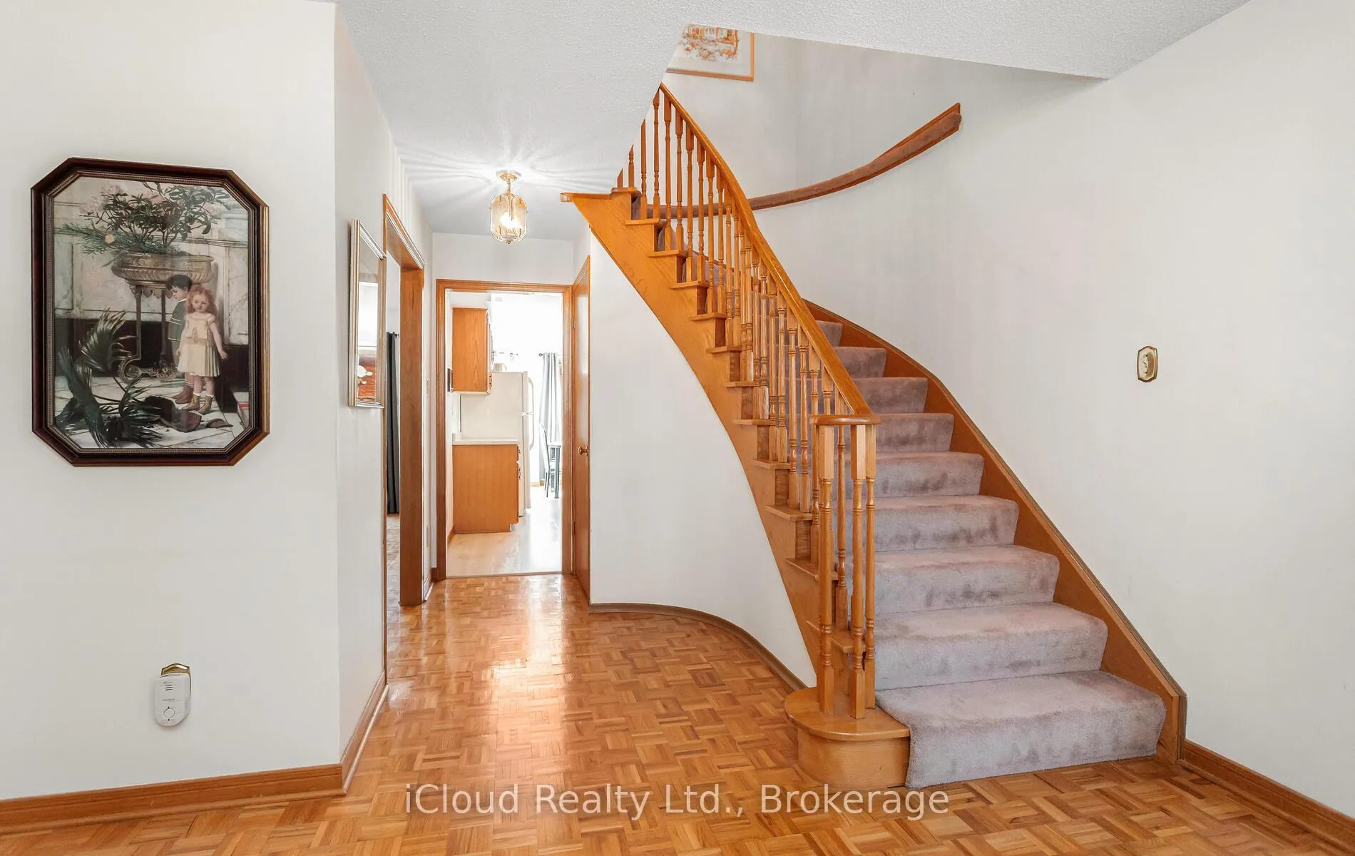 Photo 8 of 73 Blackmere Circle, Brampton, Fletcher's Creek South — HOMEH