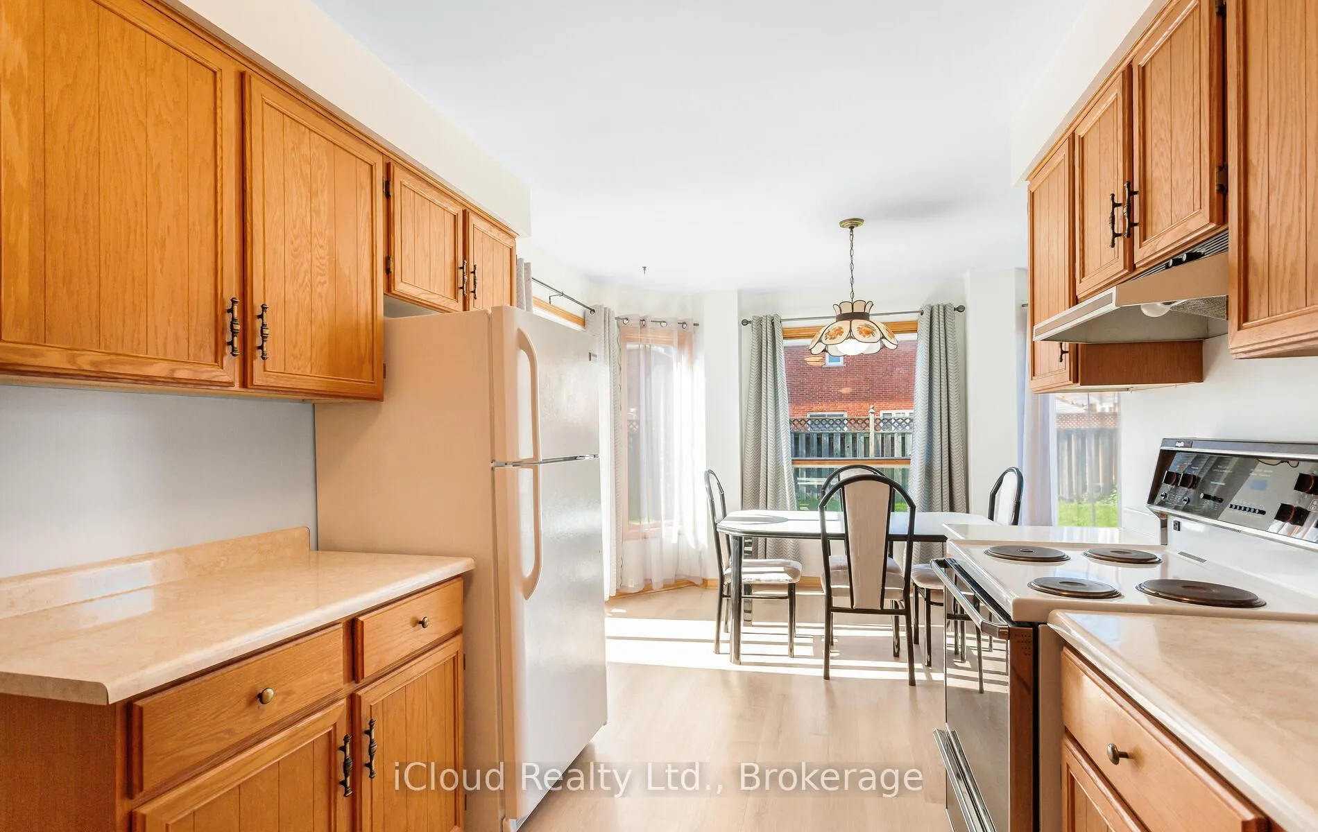 Photo 17 of 73 Blackmere Circle, Brampton, Fletcher's Creek South — HOMEH