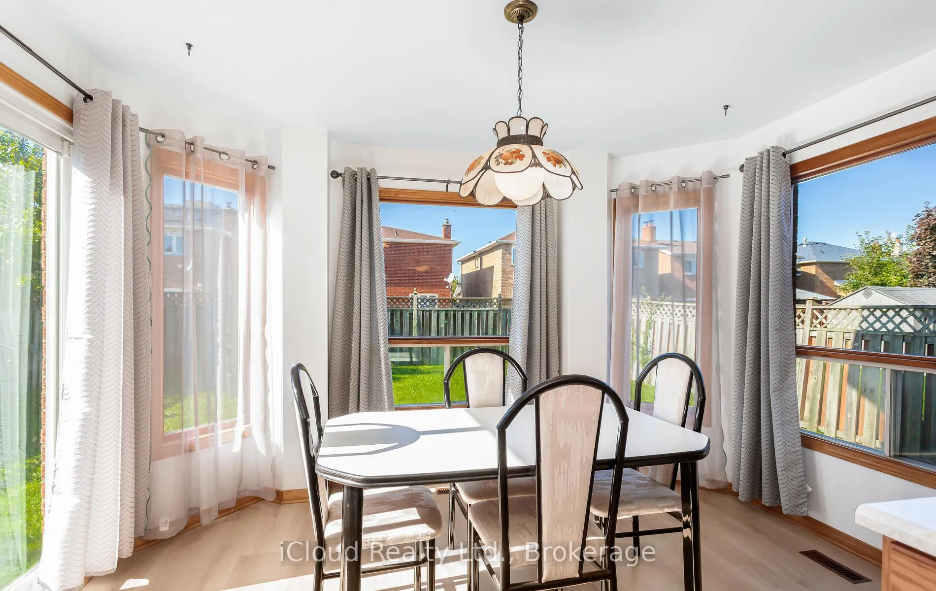 Photo 18 of 73 Blackmere Circle, Brampton, Fletcher's Creek South — HOMEH