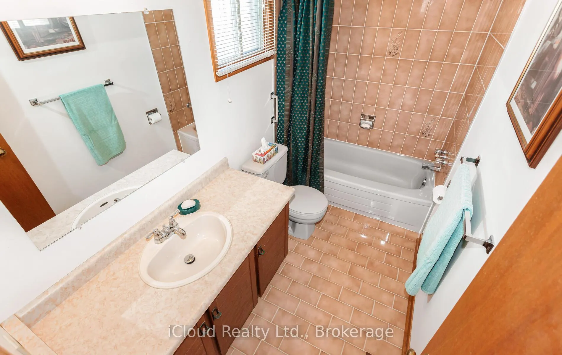 Photo 32 of 73 Blackmere Circle, Brampton, Fletcher's Creek South — HOMEH