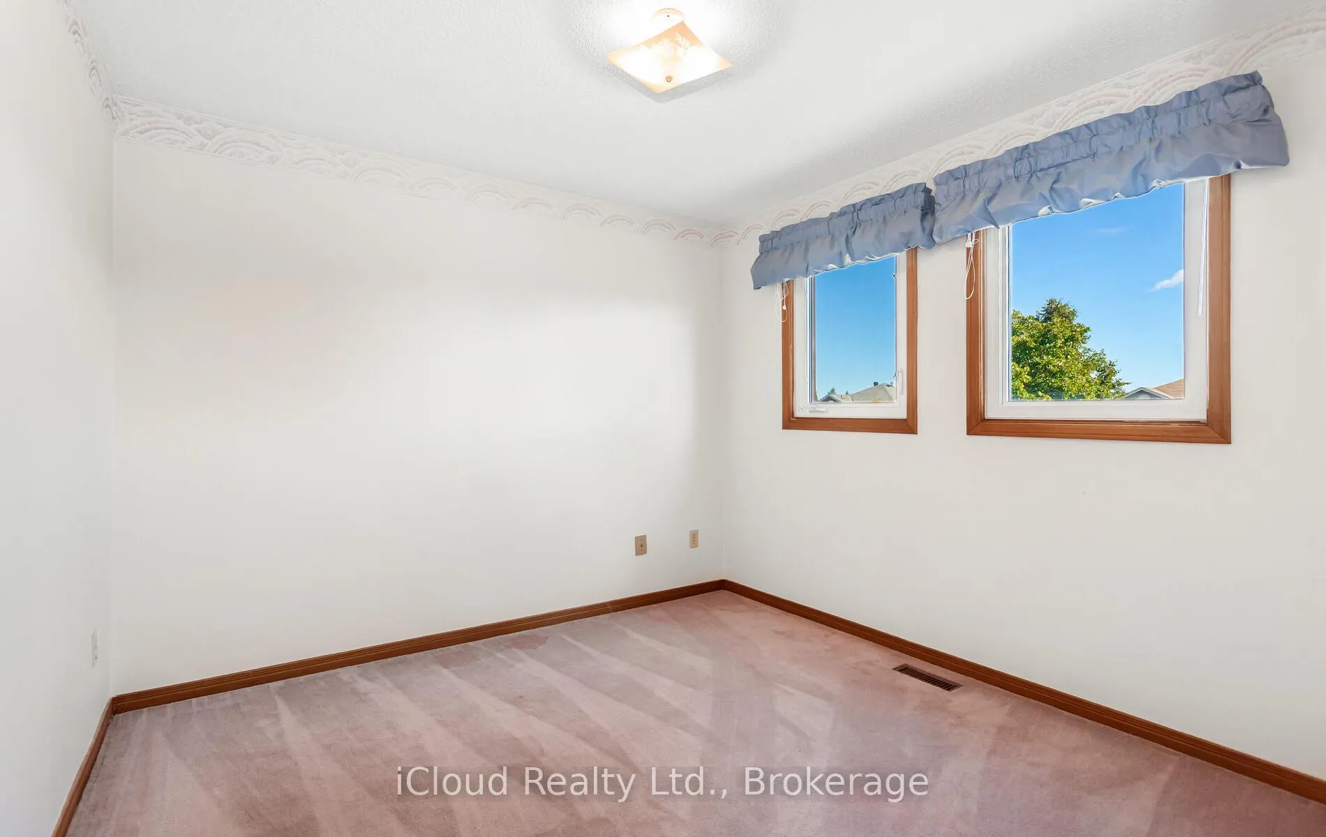 Photo 39 of 73 Blackmere Circle, Brampton, Fletcher's Creek South — HOMEH
