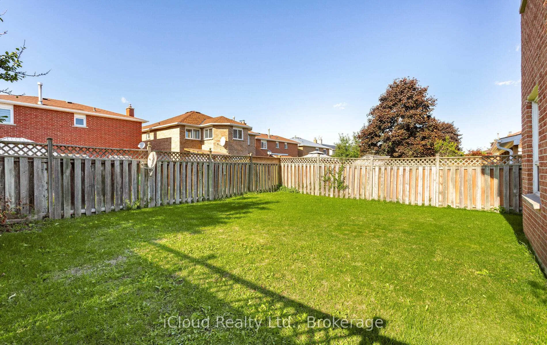 Photo 47 of 73 Blackmere Circle, Brampton, Fletcher's Creek South — HOMEH
