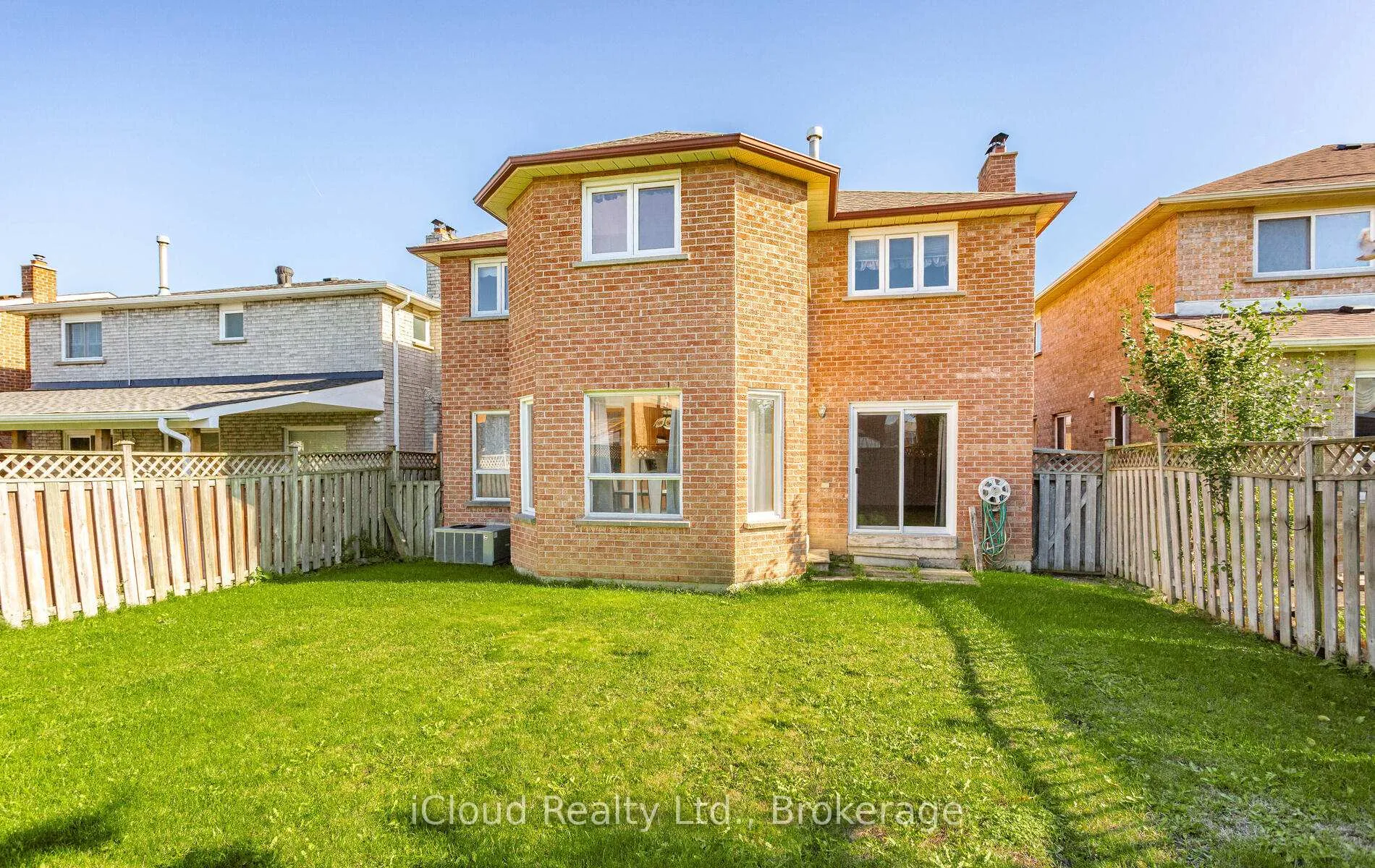 Photo 49 of 73 Blackmere Circle, Brampton, Fletcher's Creek South — HOMEH