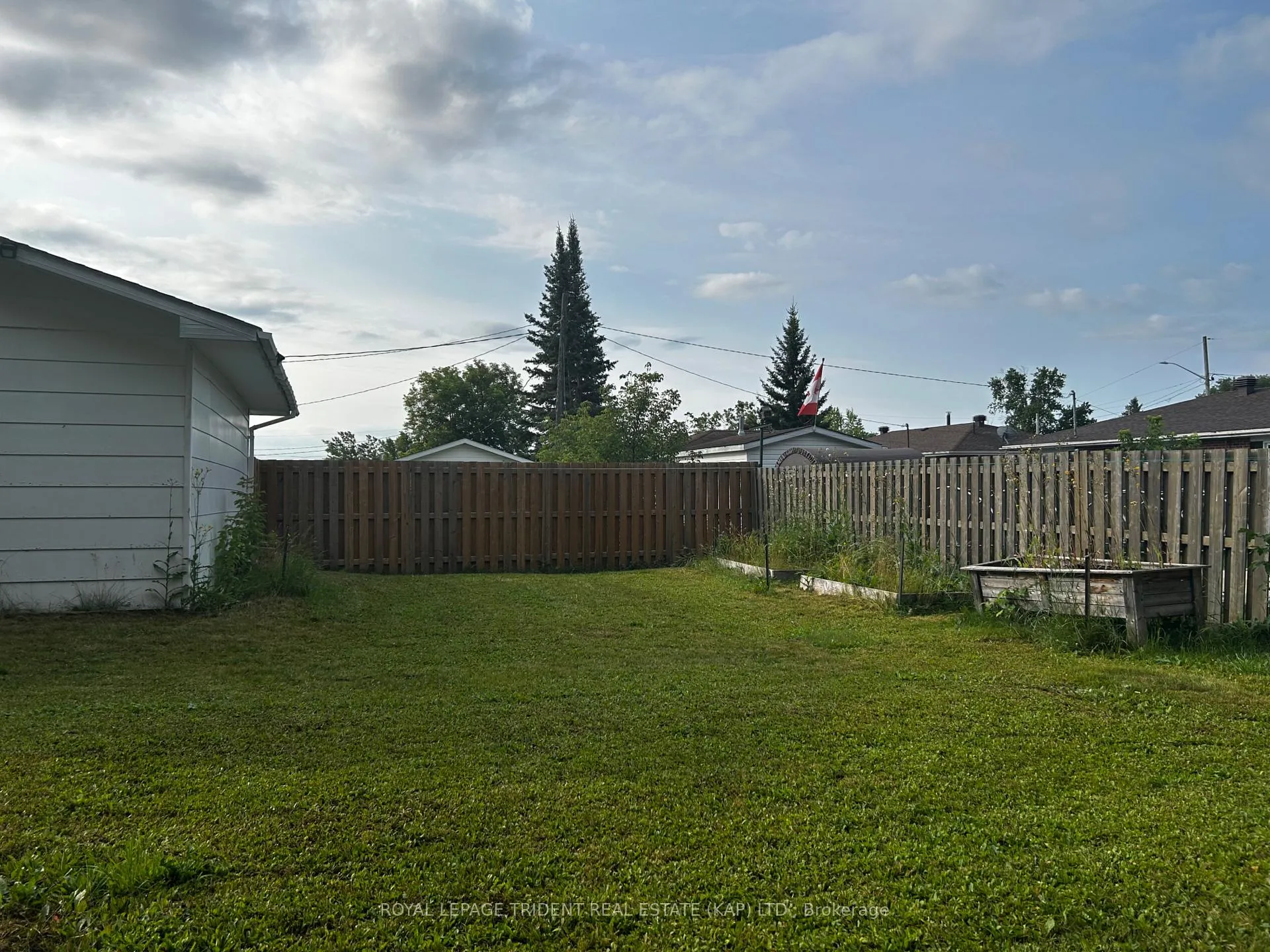 Photo 7 of 14 Niagara Street W, Kapuskasing — HOMEH
