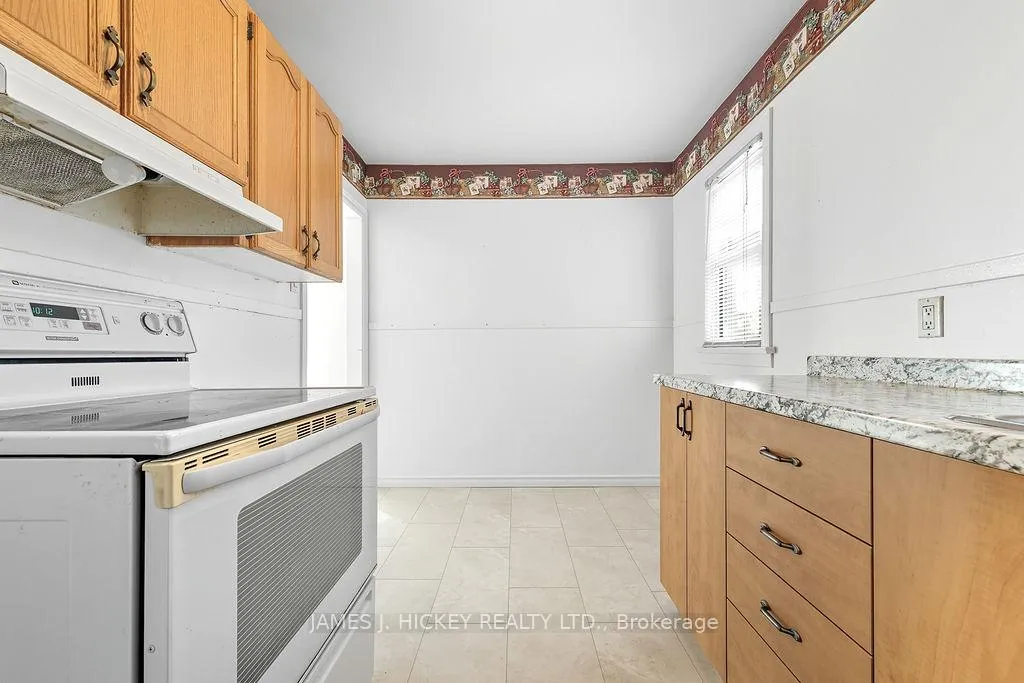 Photo 5 of 13 Thomson Crescent, Deep River — HOMEH