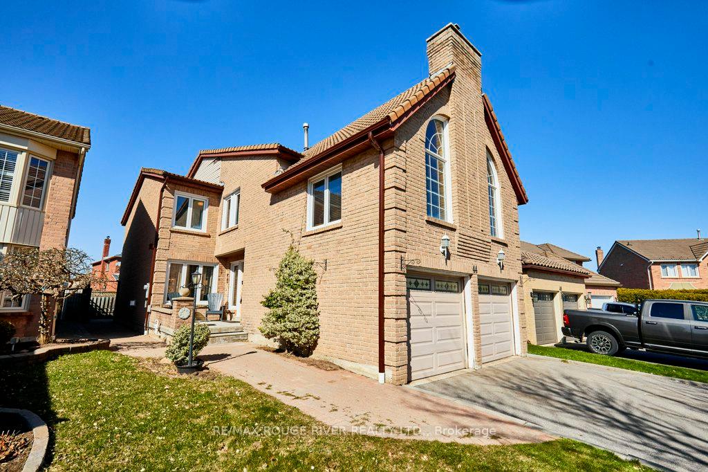 Photo 3 of 44 Carlisle Crescent, Scarborough, Rouge — HOMEH