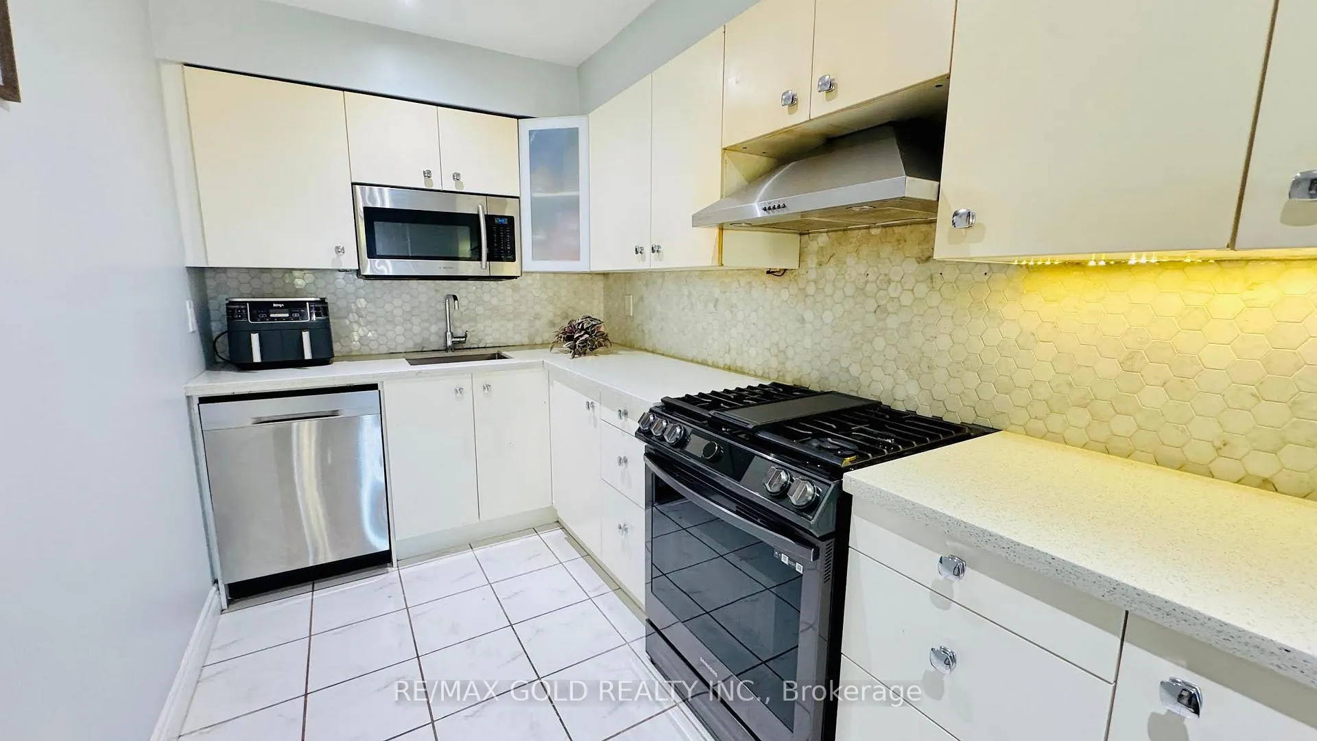 Photo 7 of 140 Quantrell Trail, Scarborough, Malvern — HOMEH