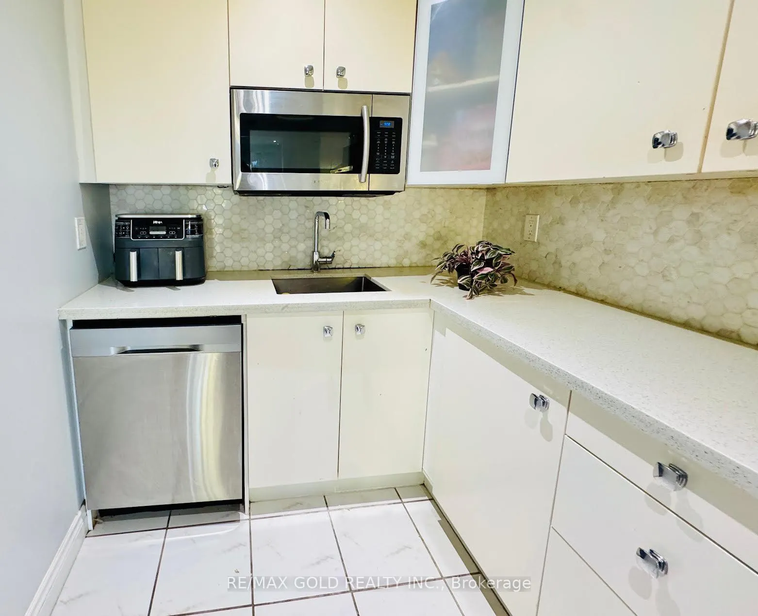 Photo 8 of 140 Quantrell Trail, Scarborough, Malvern — HOMEH