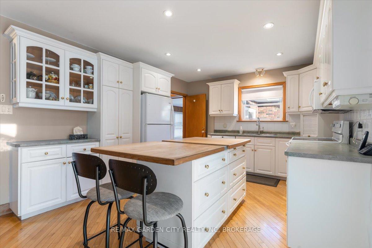 Photo 10 of 31 Broderick Avenue, Thorold, Thorold Downtown — HOMEH
