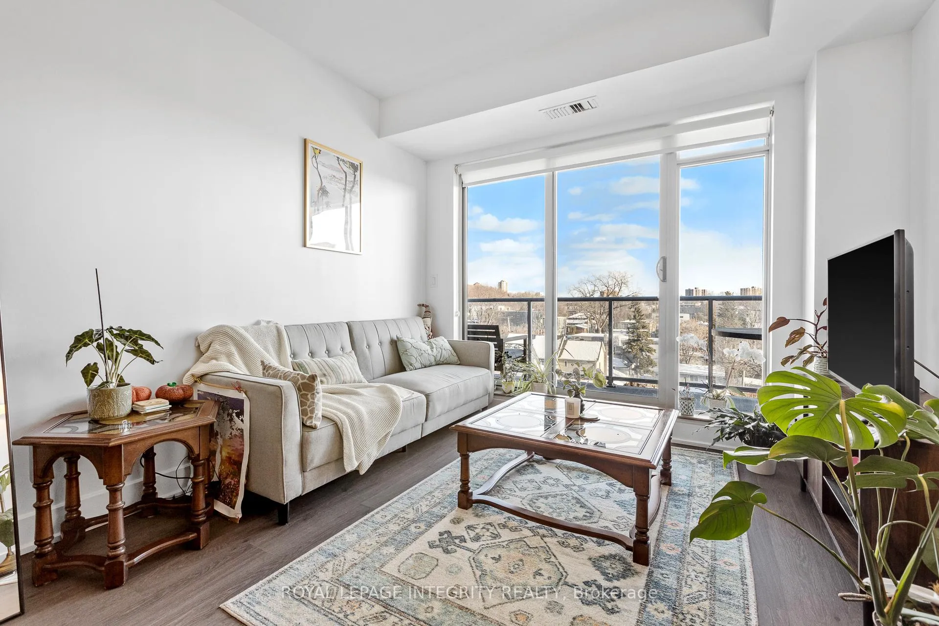 Photo 3 of Unit 410, 7 Marquette Avenue, Ottawa, Vanier — HOMEH