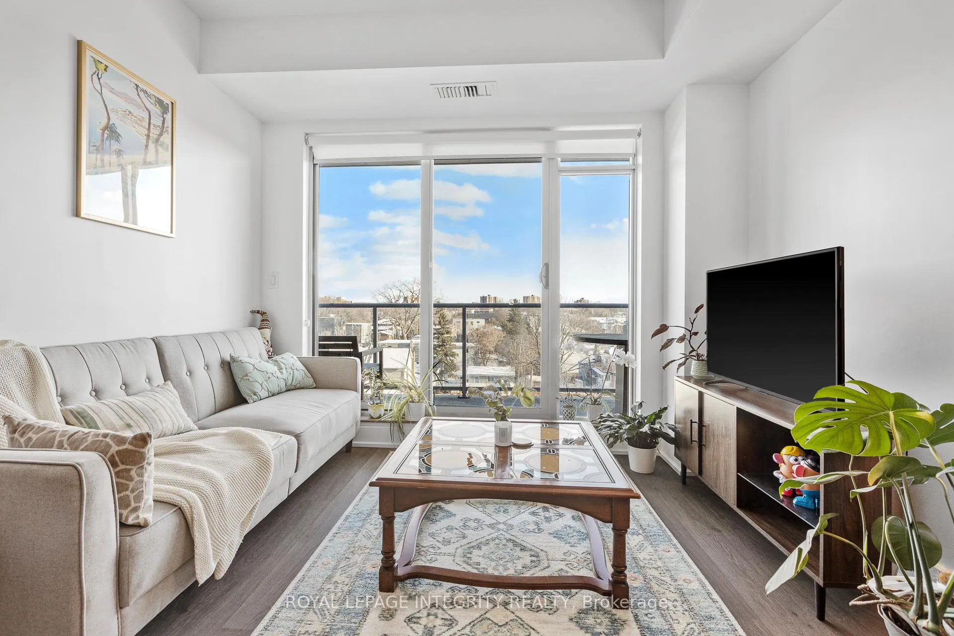 Photo 4 of Unit 410, 7 Marquette Avenue, Ottawa, Vanier — HOMEH
