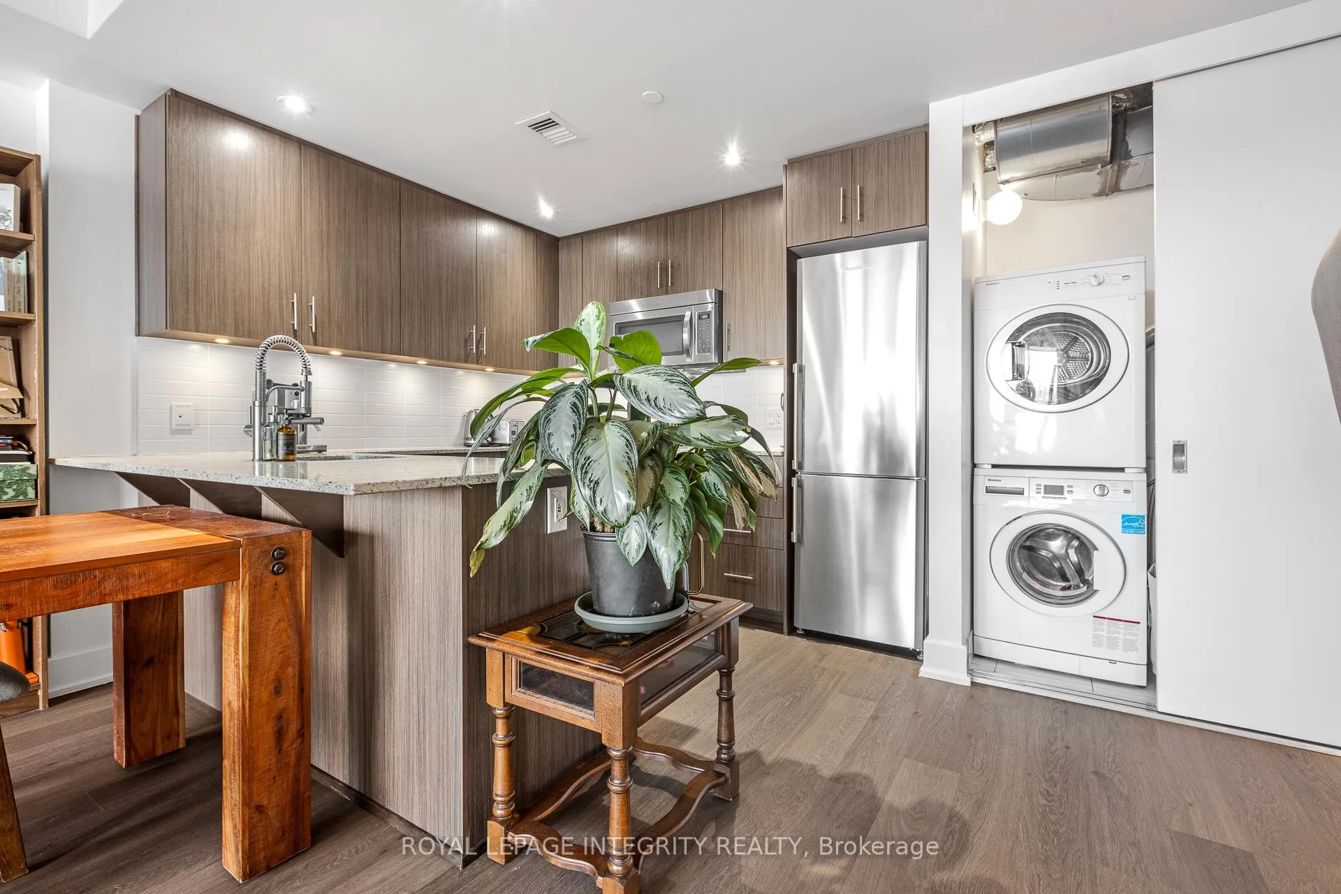 Photo 8 of Unit 410, 7 Marquette Avenue, Ottawa, Vanier — HOMEH