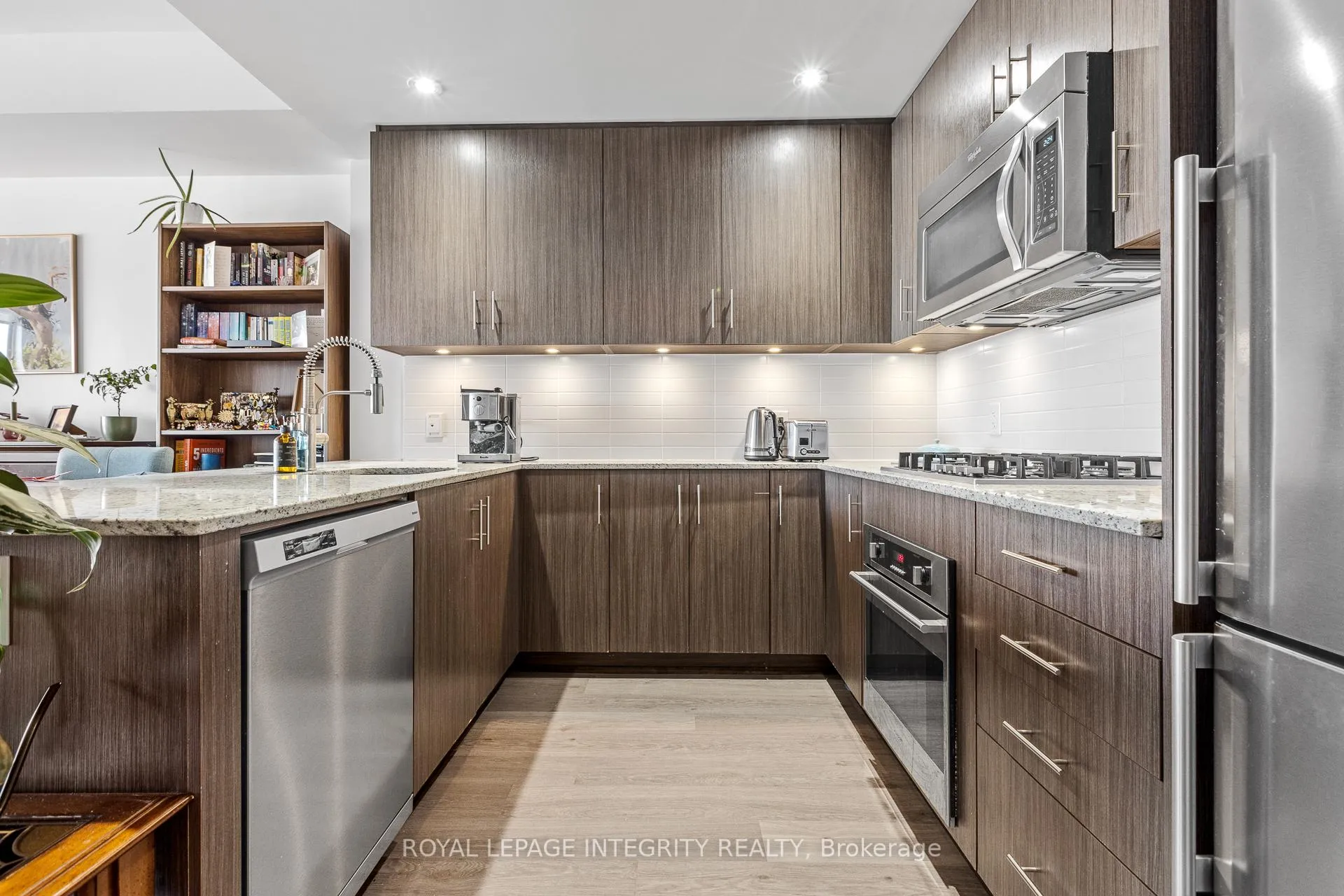 Photo 9 of Unit 410, 7 Marquette Avenue, Ottawa, Vanier — HOMEH