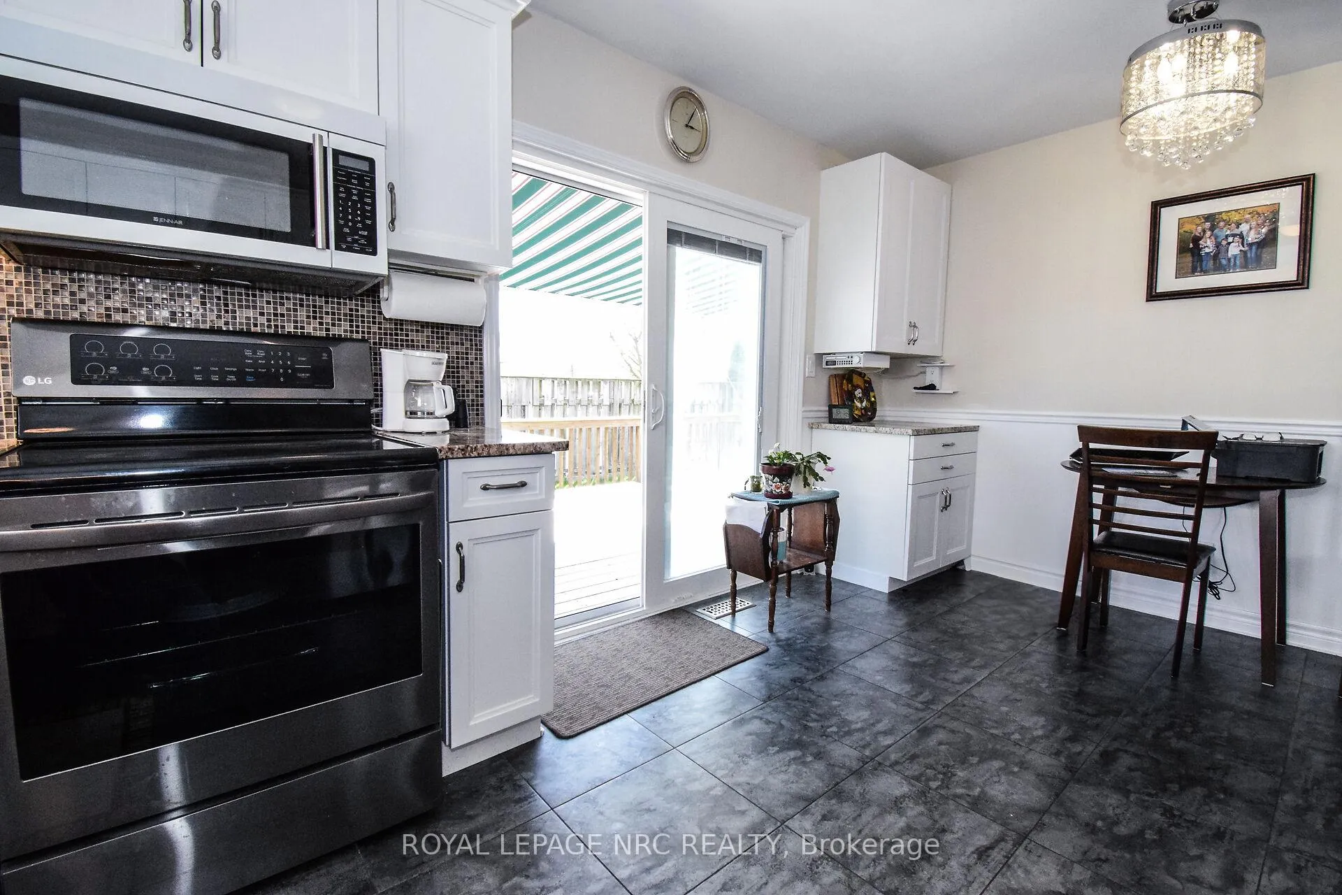 Photo 15 of 330 Autumn Crescent, Welland, West Welland — HOMEH