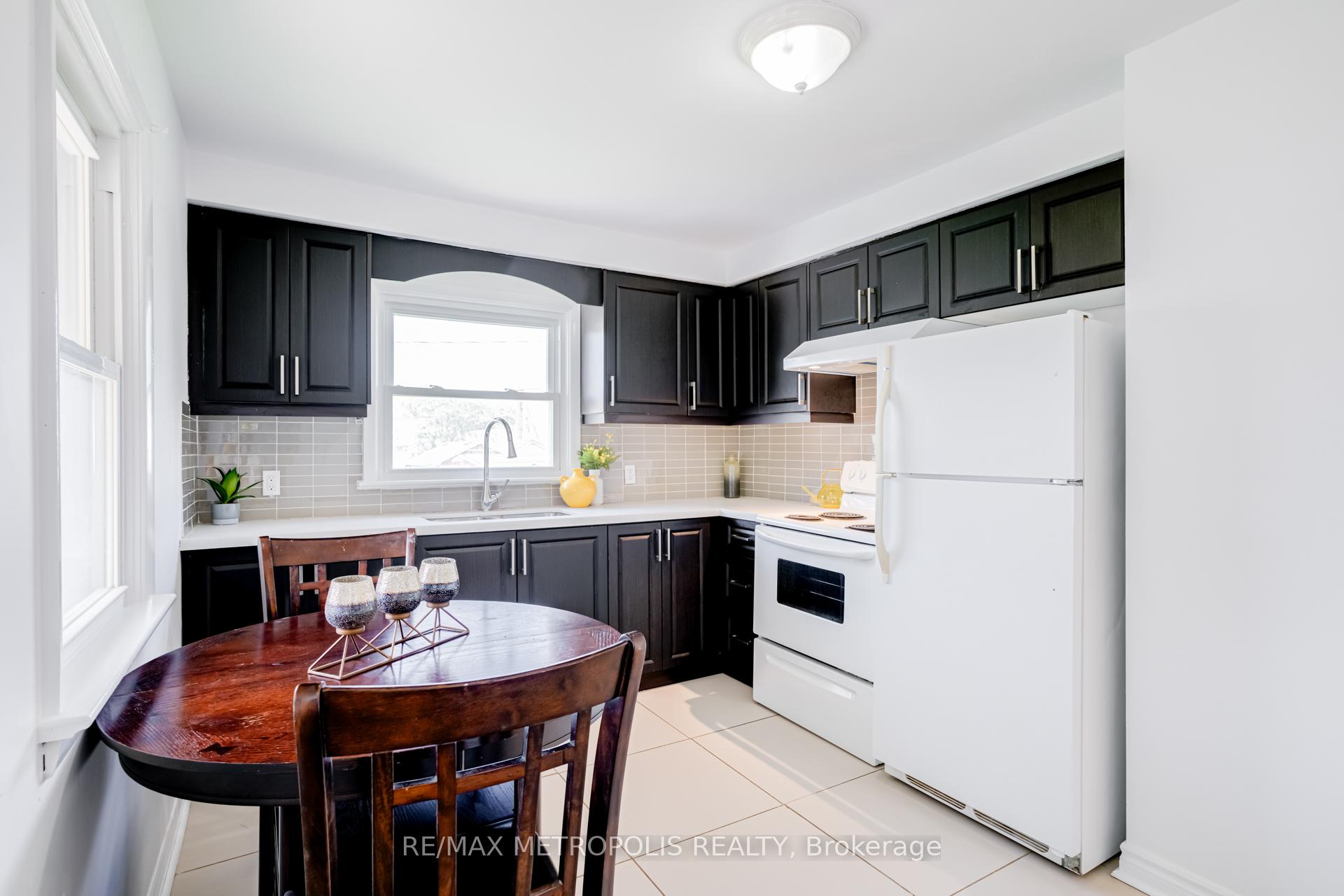 Photo 9 of 76 Albert Street W, Thorold, Thorold Downtown — HOMEH