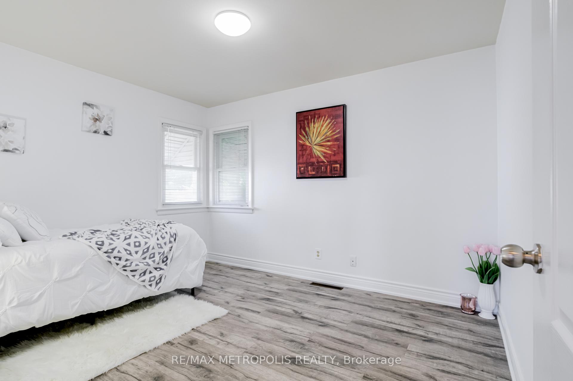 Photo 12 of 76 Albert Street W, Thorold, Thorold Downtown — HOMEH