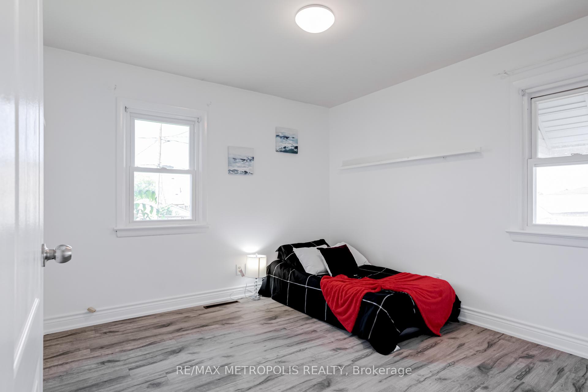 Photo 15 of 76 Albert Street W, Thorold, Thorold Downtown — HOMEH
