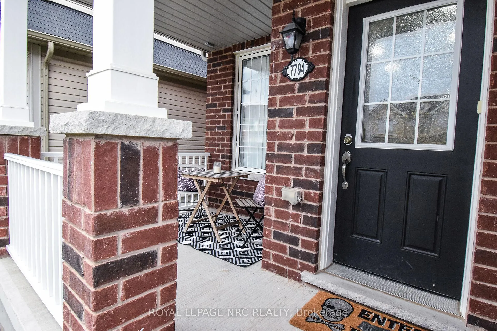 Photo 3 of 7794 Sassafras Trail, Niagara Falls, Brown — HOMEH