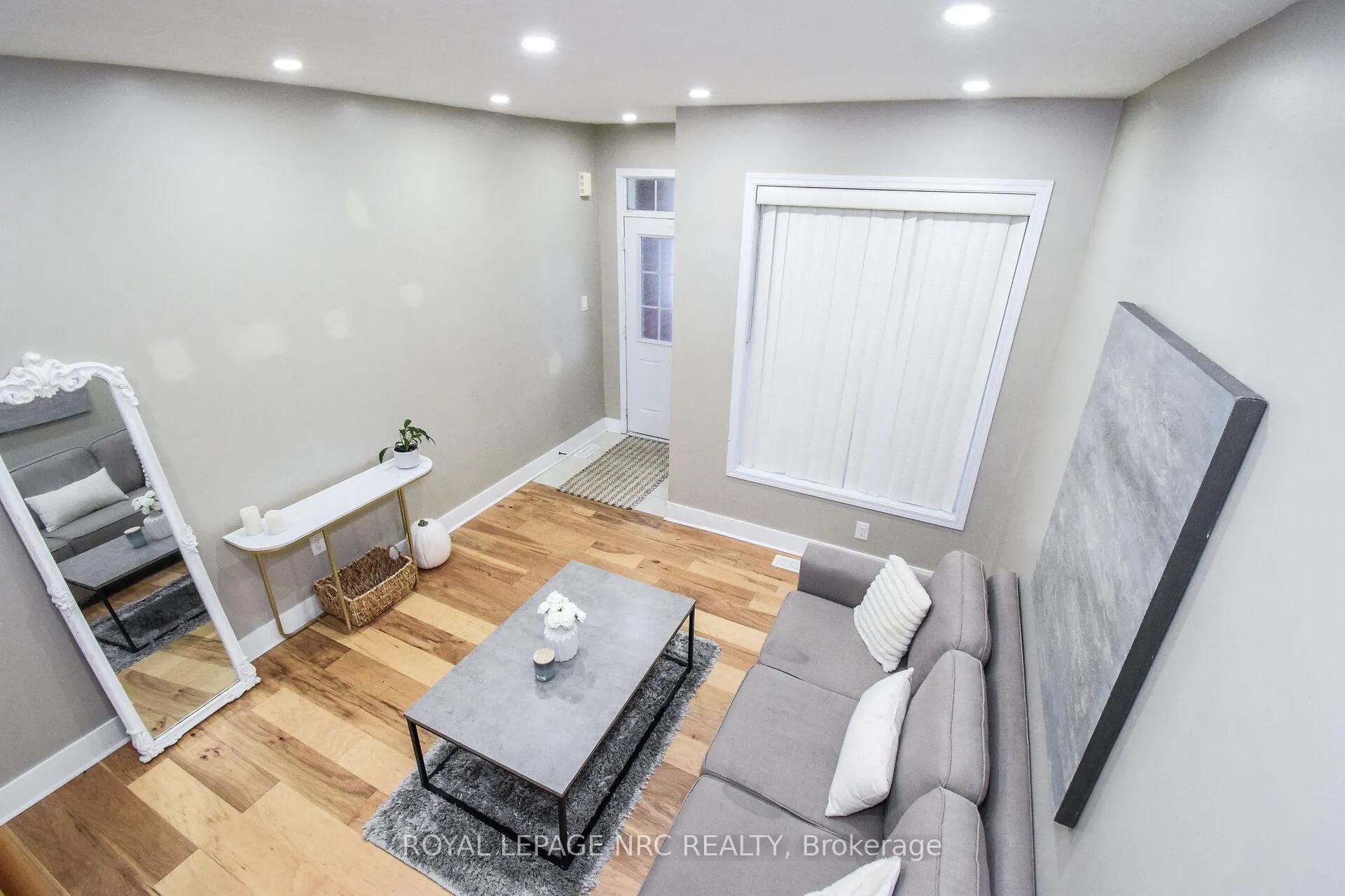 Photo 8 of 7794 Sassafras Trail, Niagara Falls, Brown — HOMEH