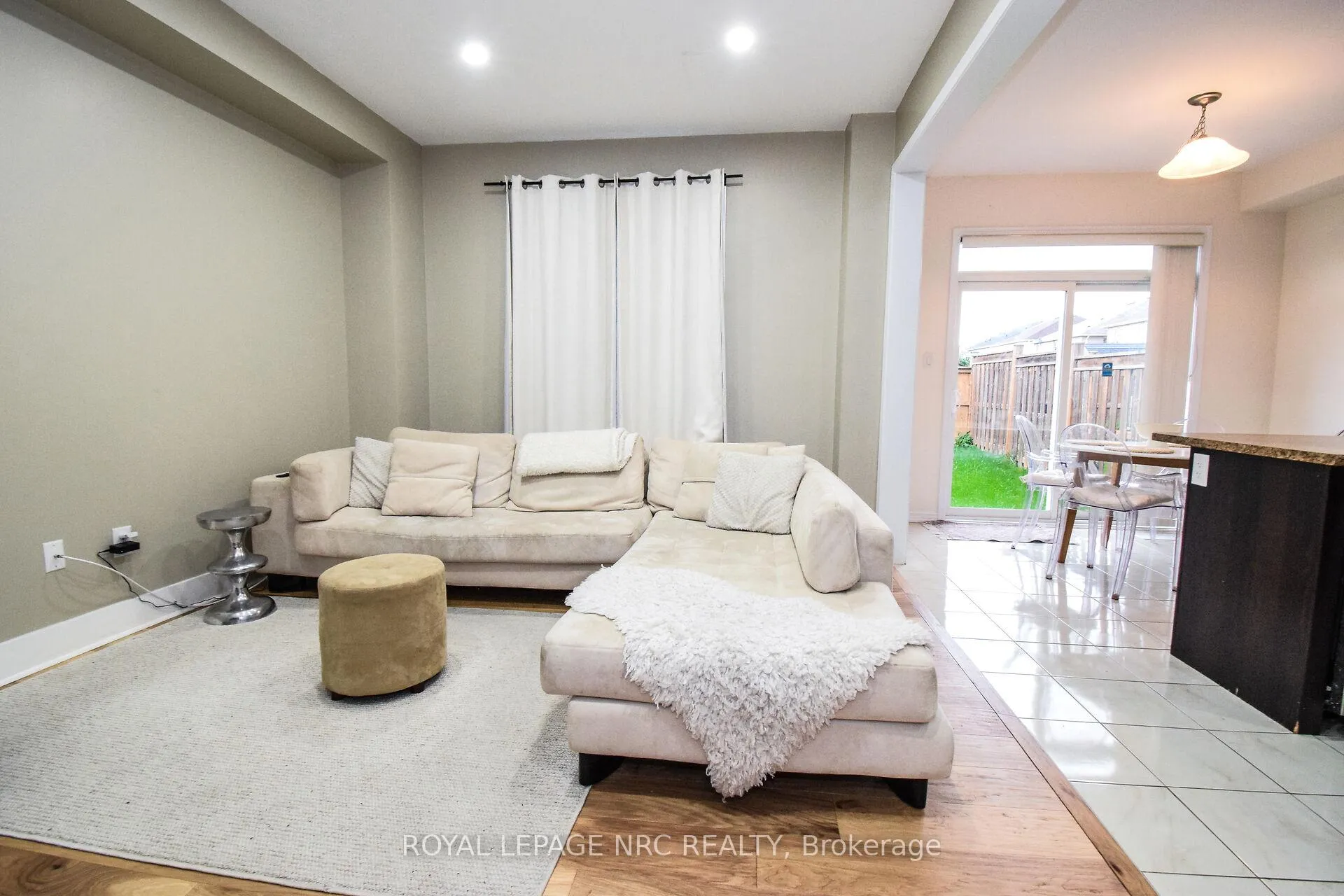 Photo 10 of 7794 Sassafras Trail, Niagara Falls, Brown — HOMEH