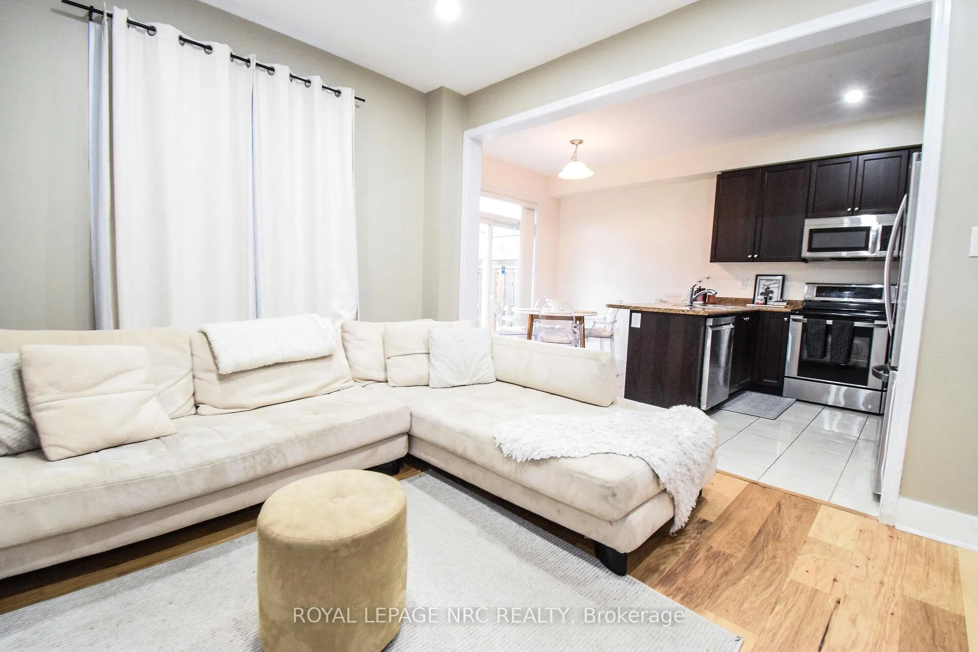 Photo 11 of 7794 Sassafras Trail, Niagara Falls, Brown — HOMEH