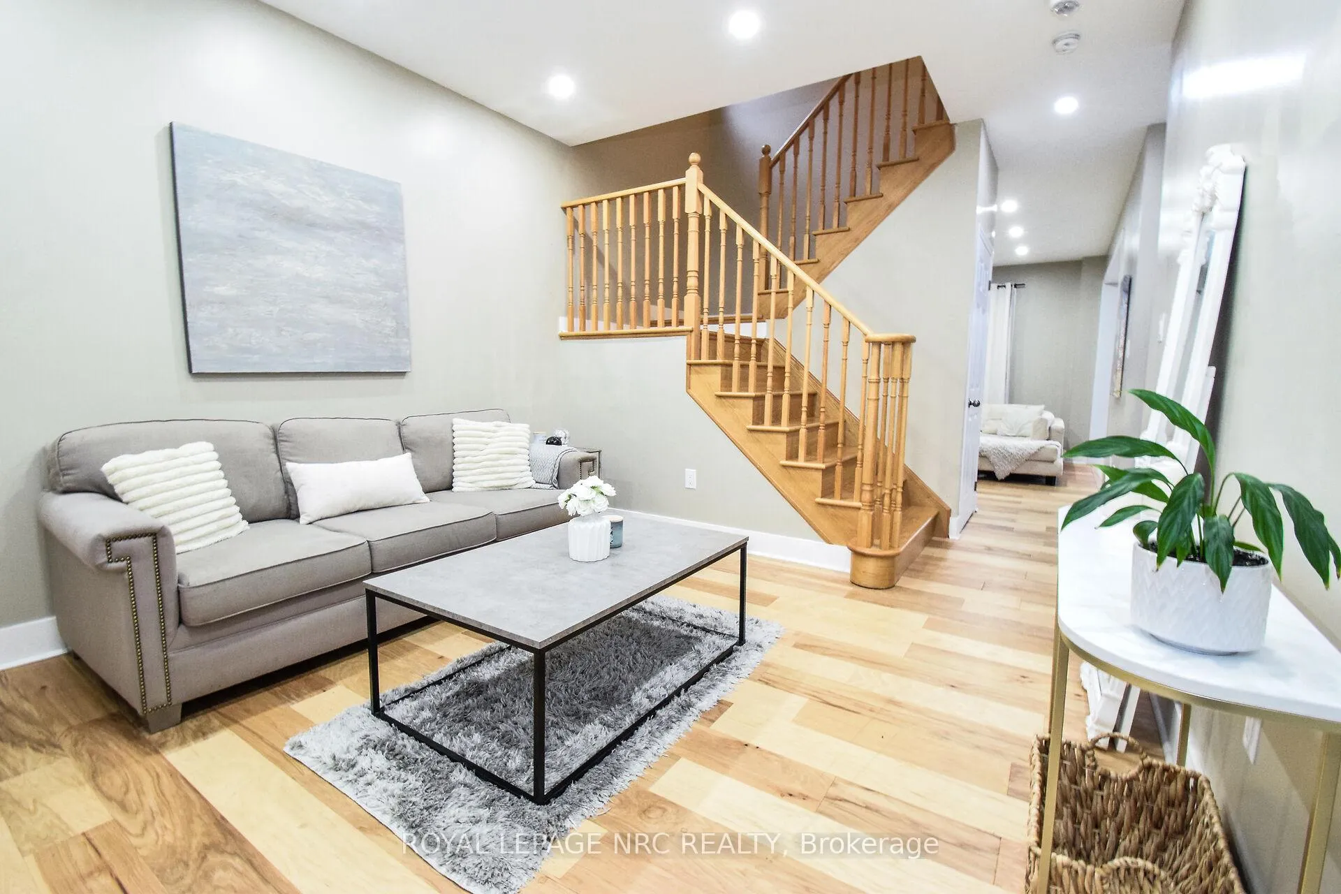 Photo 18 of 7794 Sassafras Trail, Niagara Falls, Brown — HOMEH