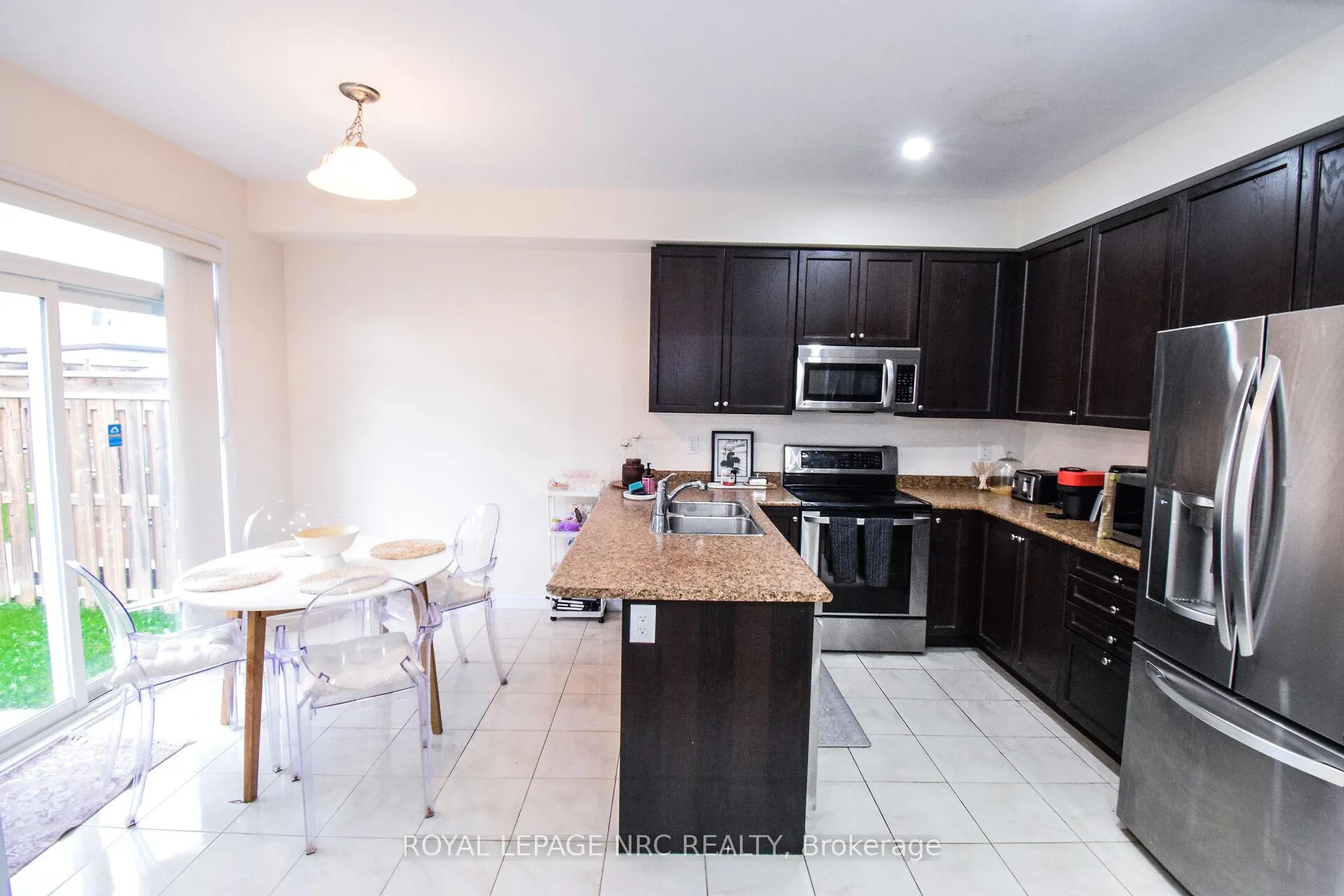 Photo 19 of 7794 Sassafras Trail, Niagara Falls, Brown — HOMEH
