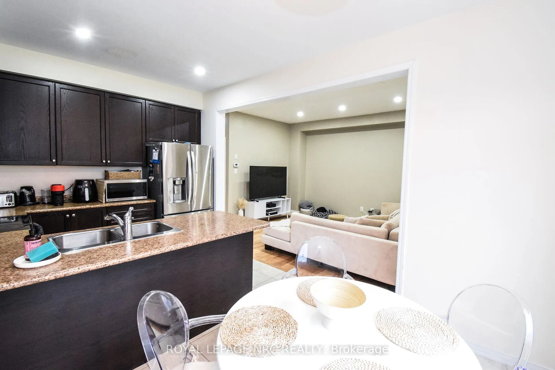 Photo 23 of 7794 Sassafras Trail, Niagara Falls, Brown — HOMEH