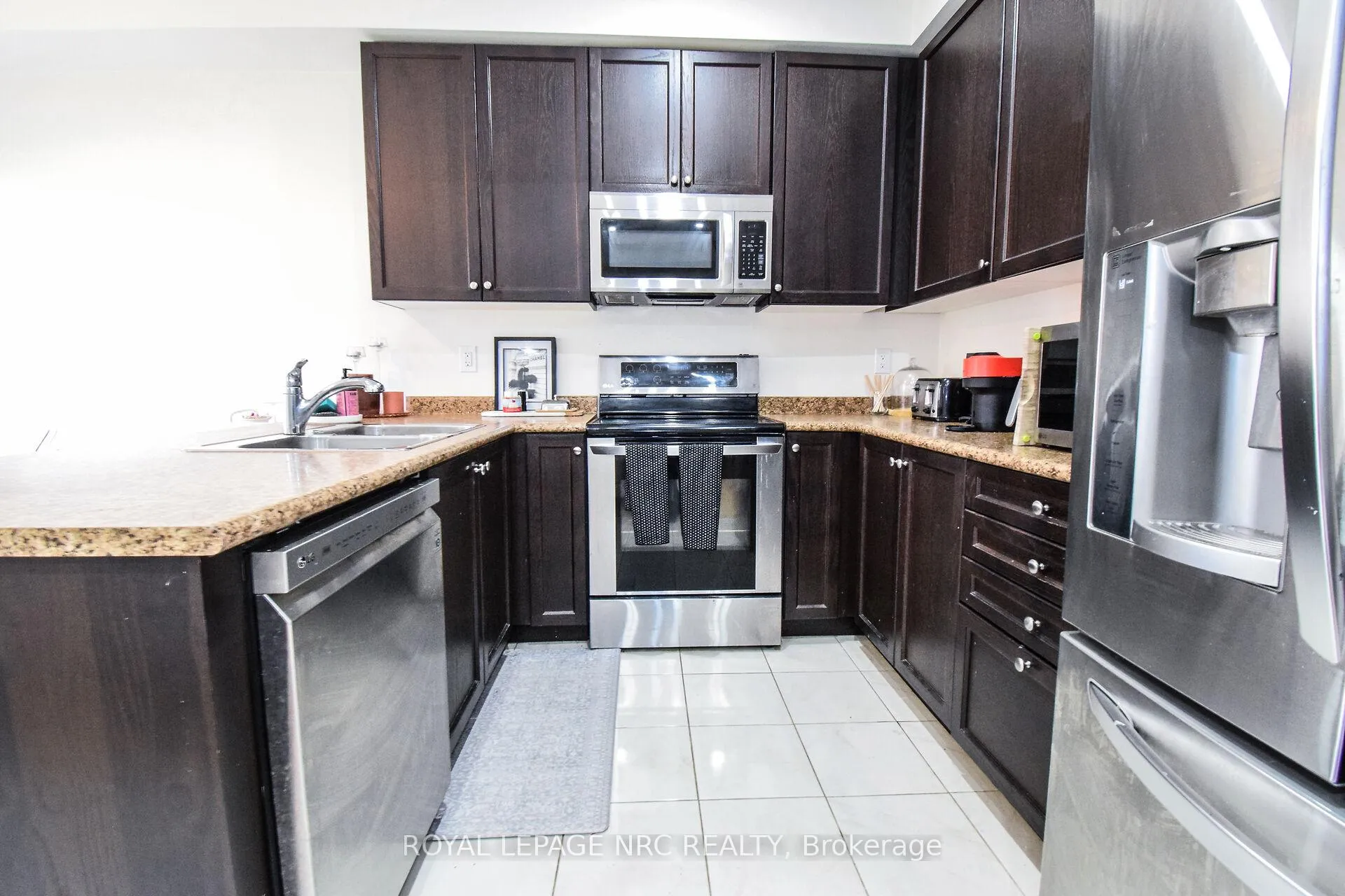 Photo 26 of 7794 Sassafras Trail, Niagara Falls, Brown — HOMEH