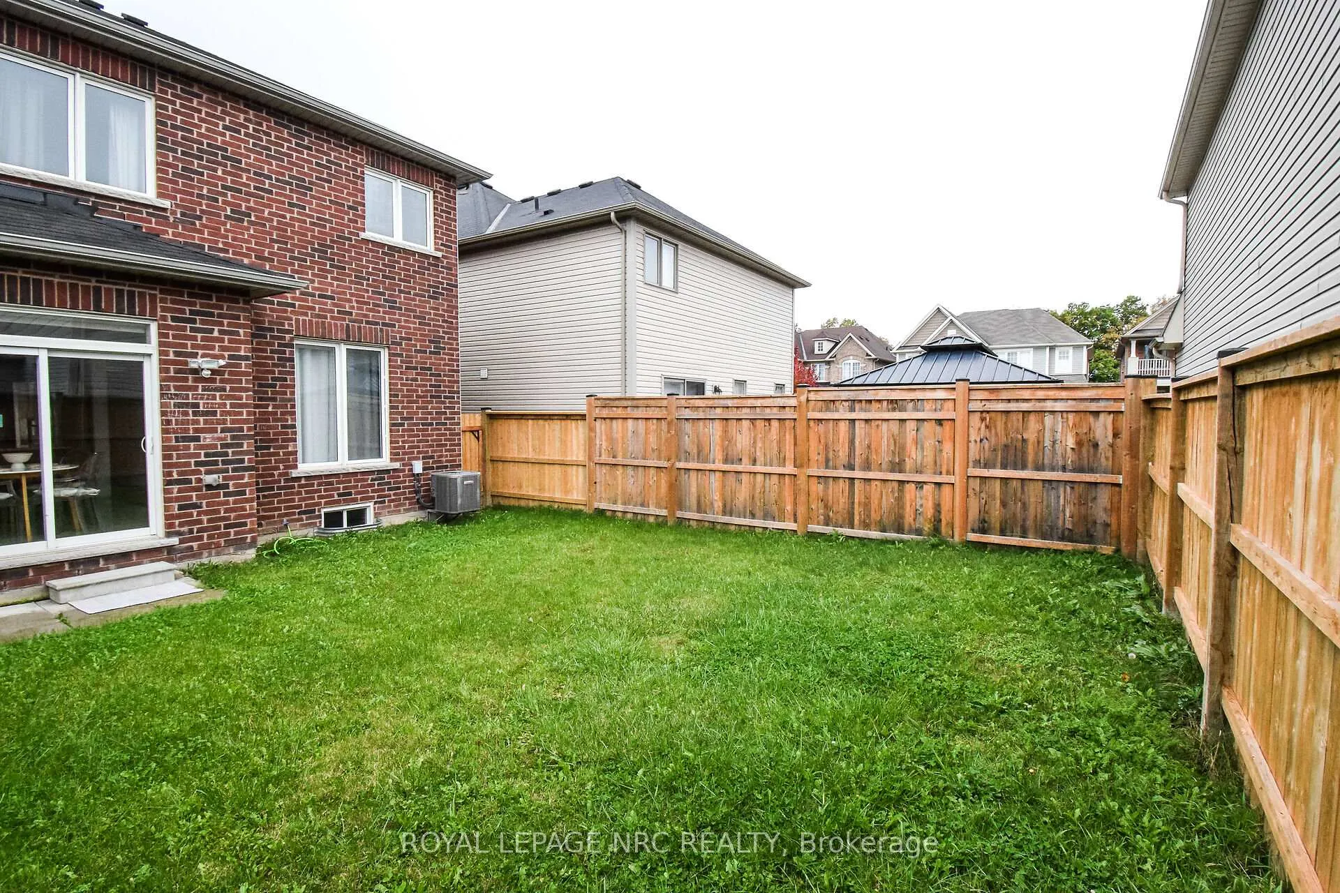 Photo 46 of 7794 Sassafras Trail, Niagara Falls, Brown — HOMEH