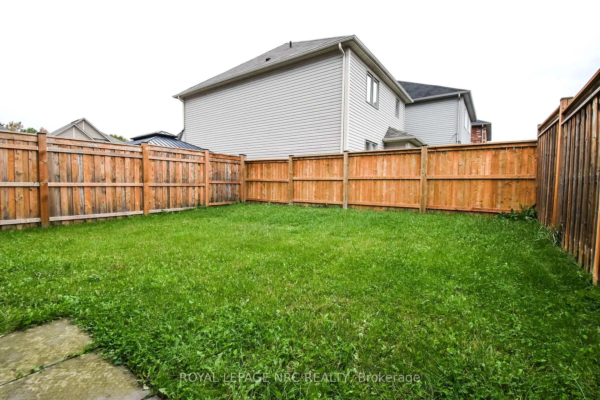 Photo 47 of 7794 Sassafras Trail, Niagara Falls, Brown — HOMEH