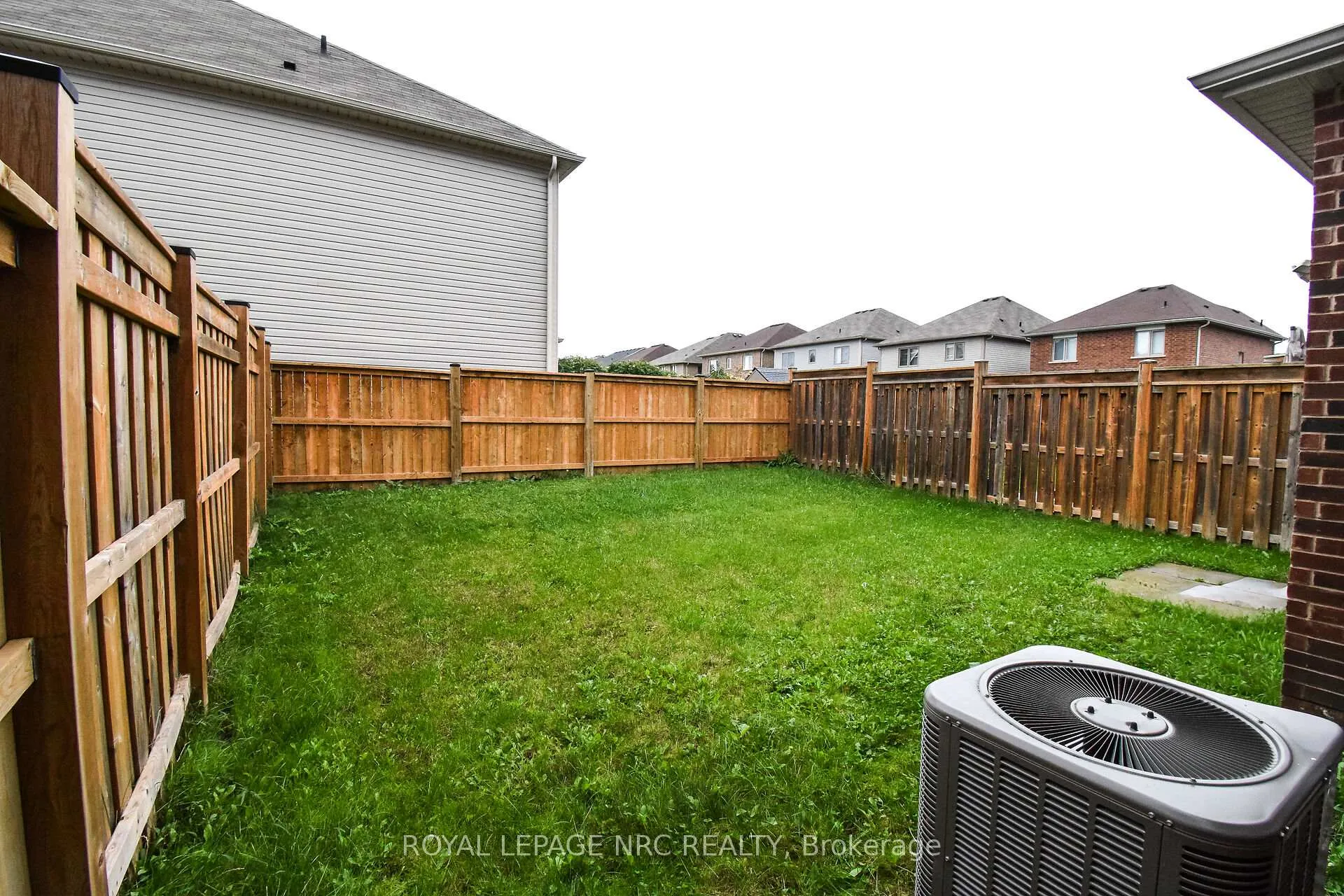 Photo 48 of 7794 Sassafras Trail, Niagara Falls, Brown — HOMEH