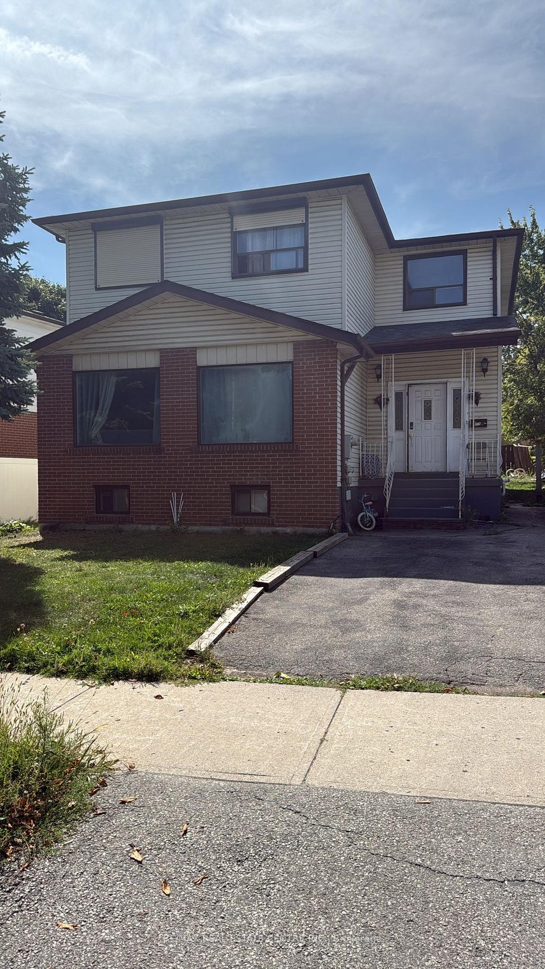 Photo 1 of 339 Burrows Hall Boulevard, Scarborough, Malvern — HOMEH