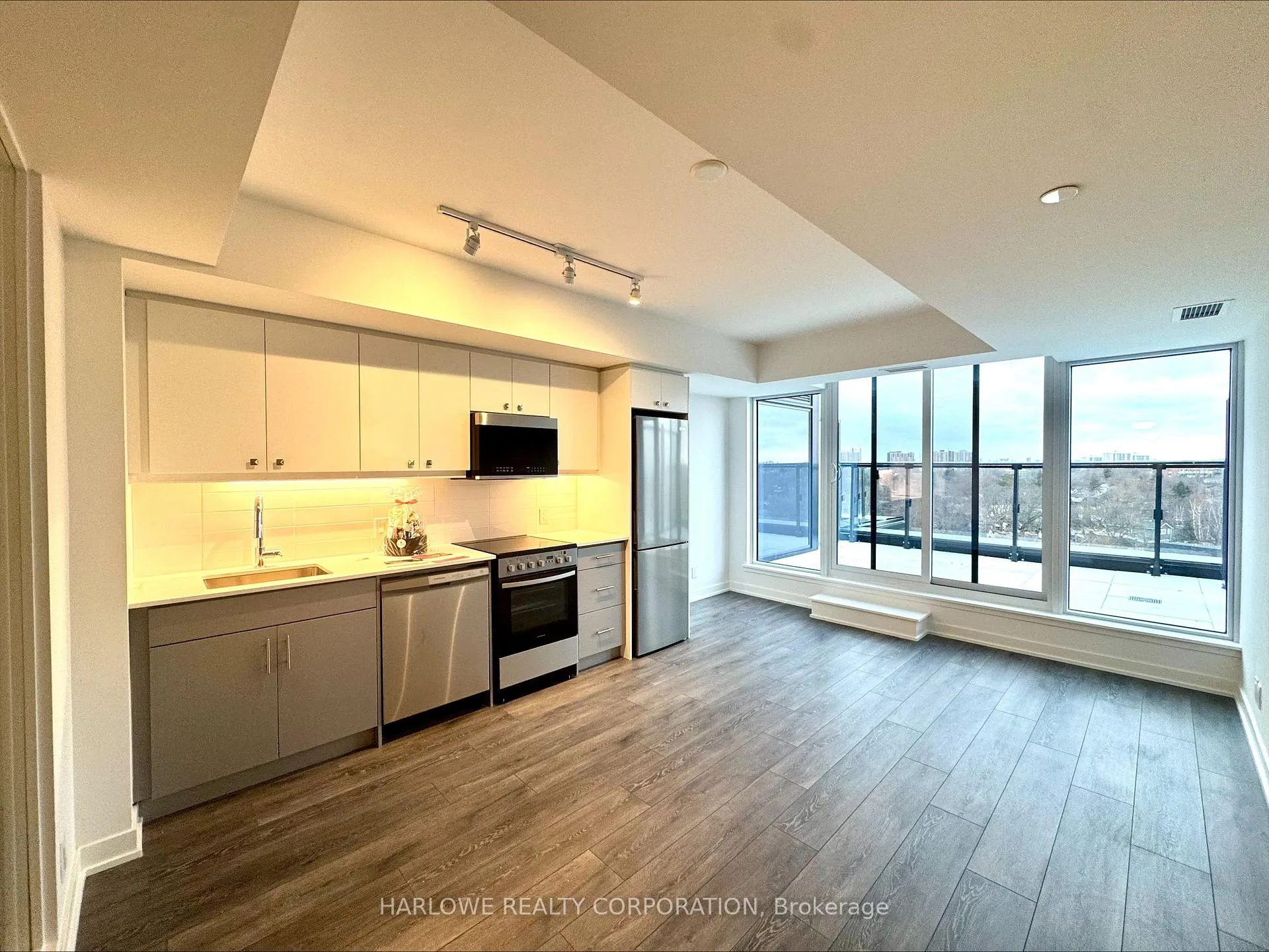 Photo 1 of Unit 803, 2 Manderley Drive, Scarborough, Birchcliffe-Cliffside — HOMEH