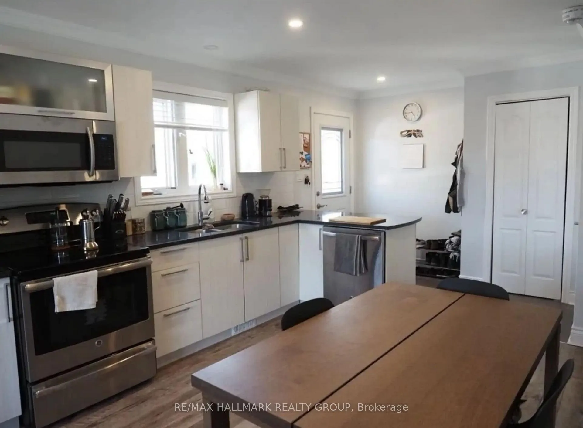 Photo 4 of Unit 4, 119 Hinton Avenue, Ottawa, Ottawa West — HOMEH