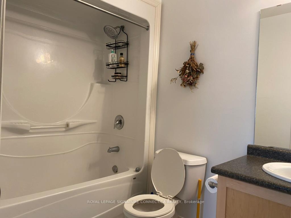 Photo 15 of 175 Winterberry Boulevard, Thorold, Confederation Heights — HOMEH