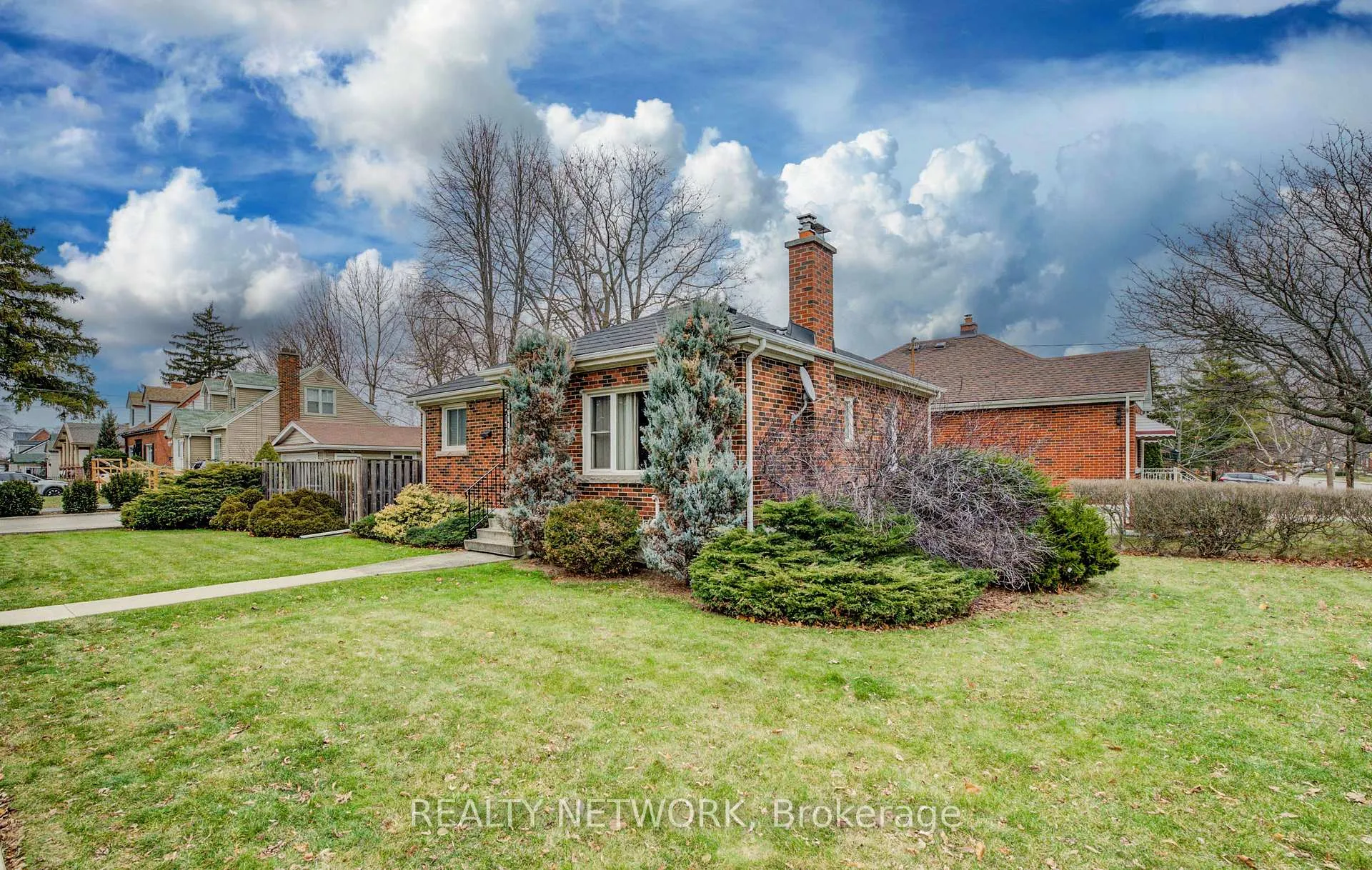 Photo 5 of 143 Rosedale Avenue, Hamilton, Rosedale — HOMEH