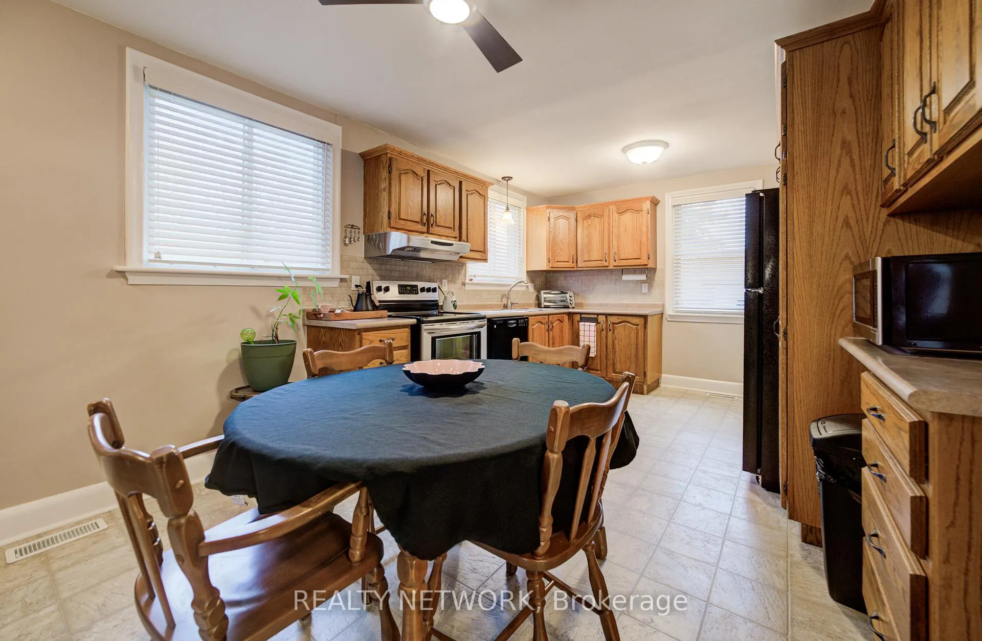 Photo 11 of 143 Rosedale Avenue, Hamilton, Rosedale — HOMEH