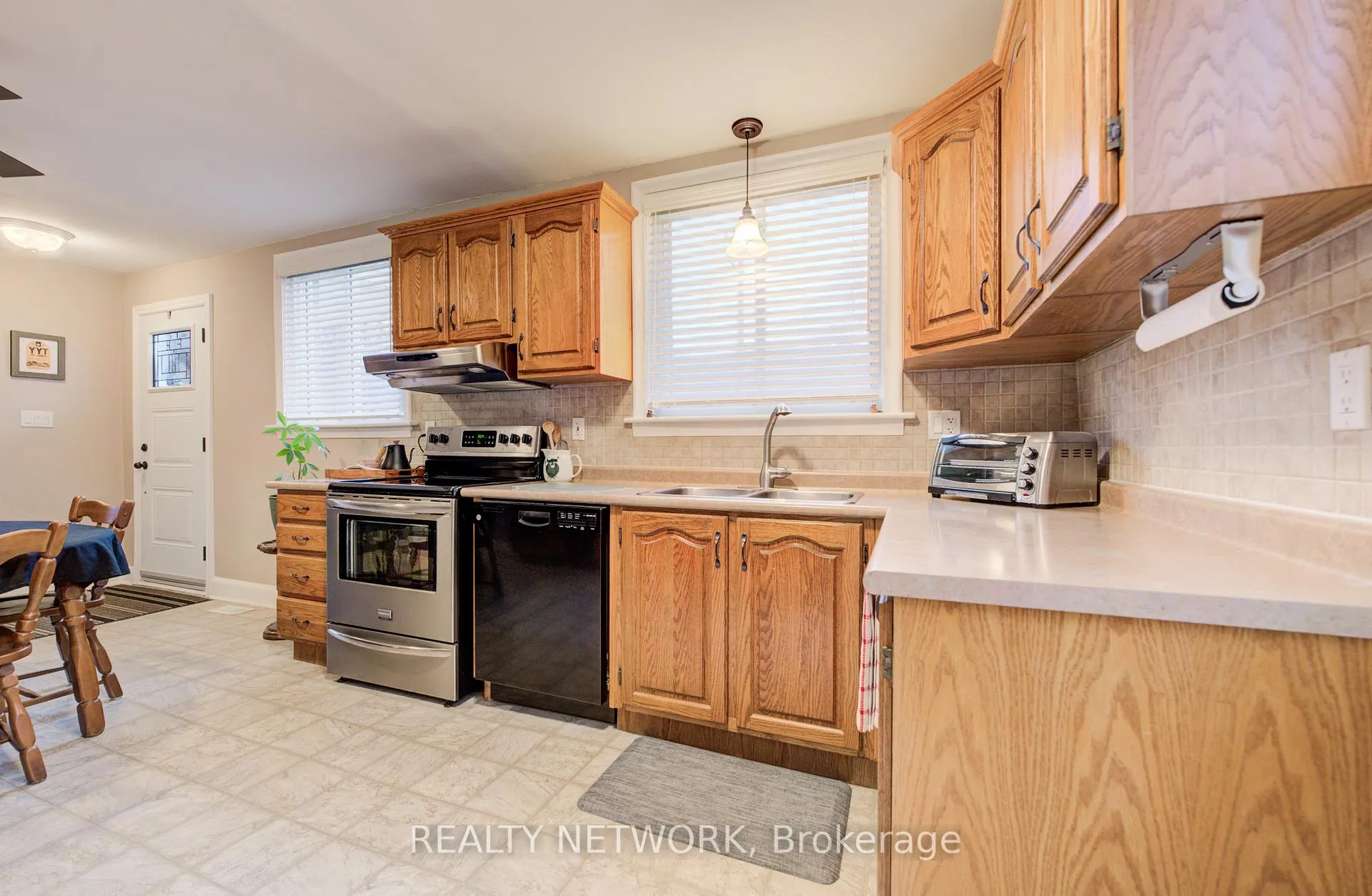 Photo 13 of 143 Rosedale Avenue, Hamilton, Rosedale — HOMEH