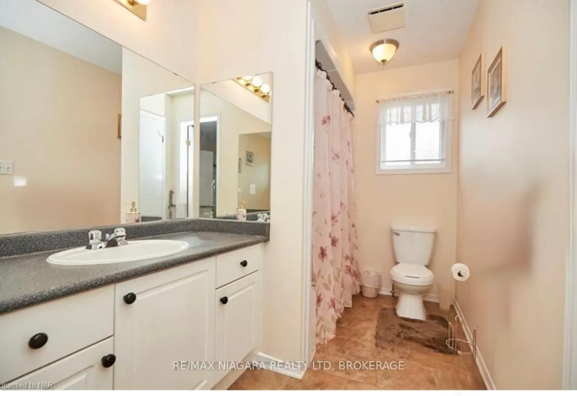 Photo 3 of 4860 Windgate Drive, Niagara Falls, Ascot — HOMEH