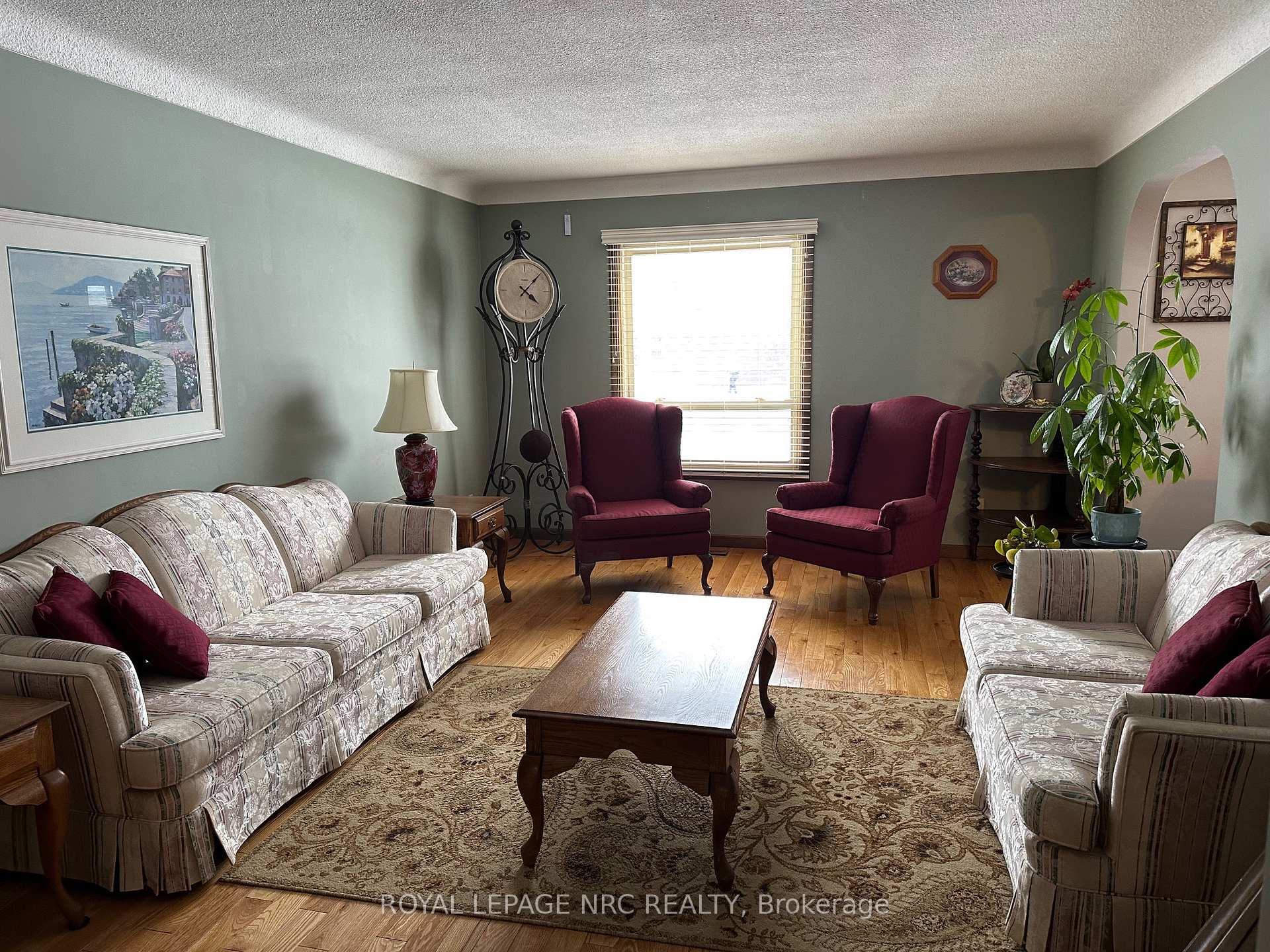 Photo 5 of 10 Mcdonagh Crescent, Thorold, Confederation Heights — HOMEH